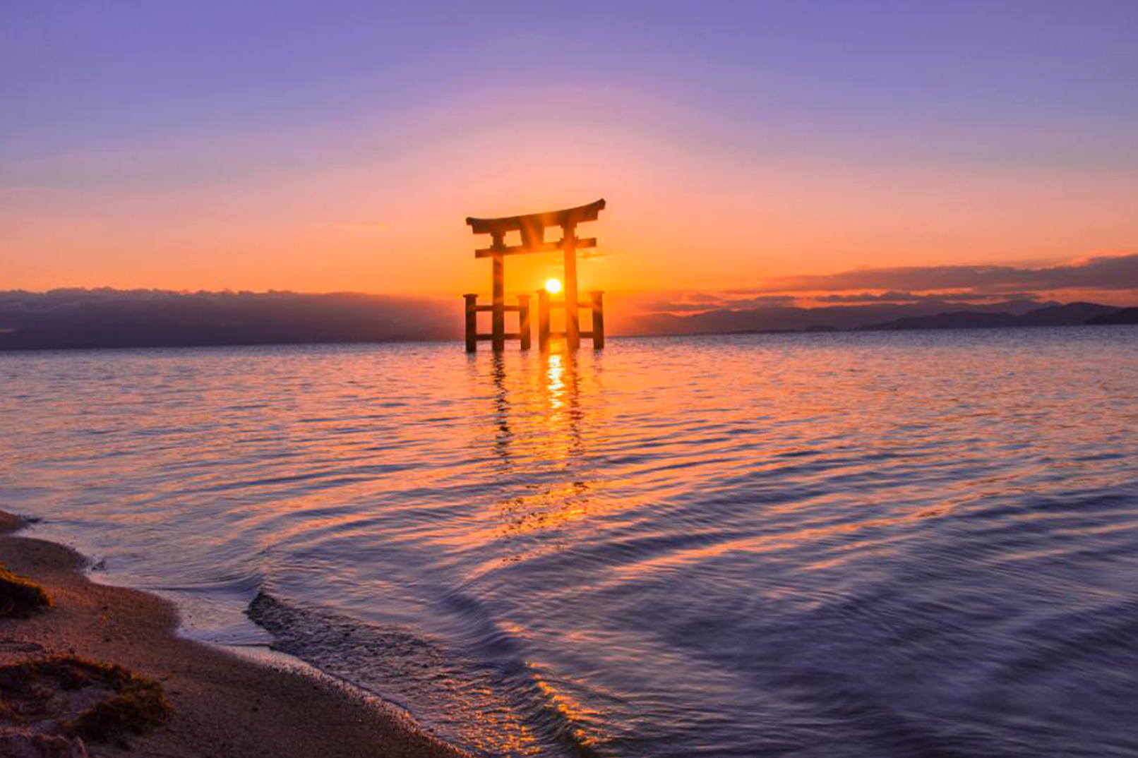 The water torii of Shirahige Shrine is a major feature of the shrine and is also one of Japan's famous tourist attractions.