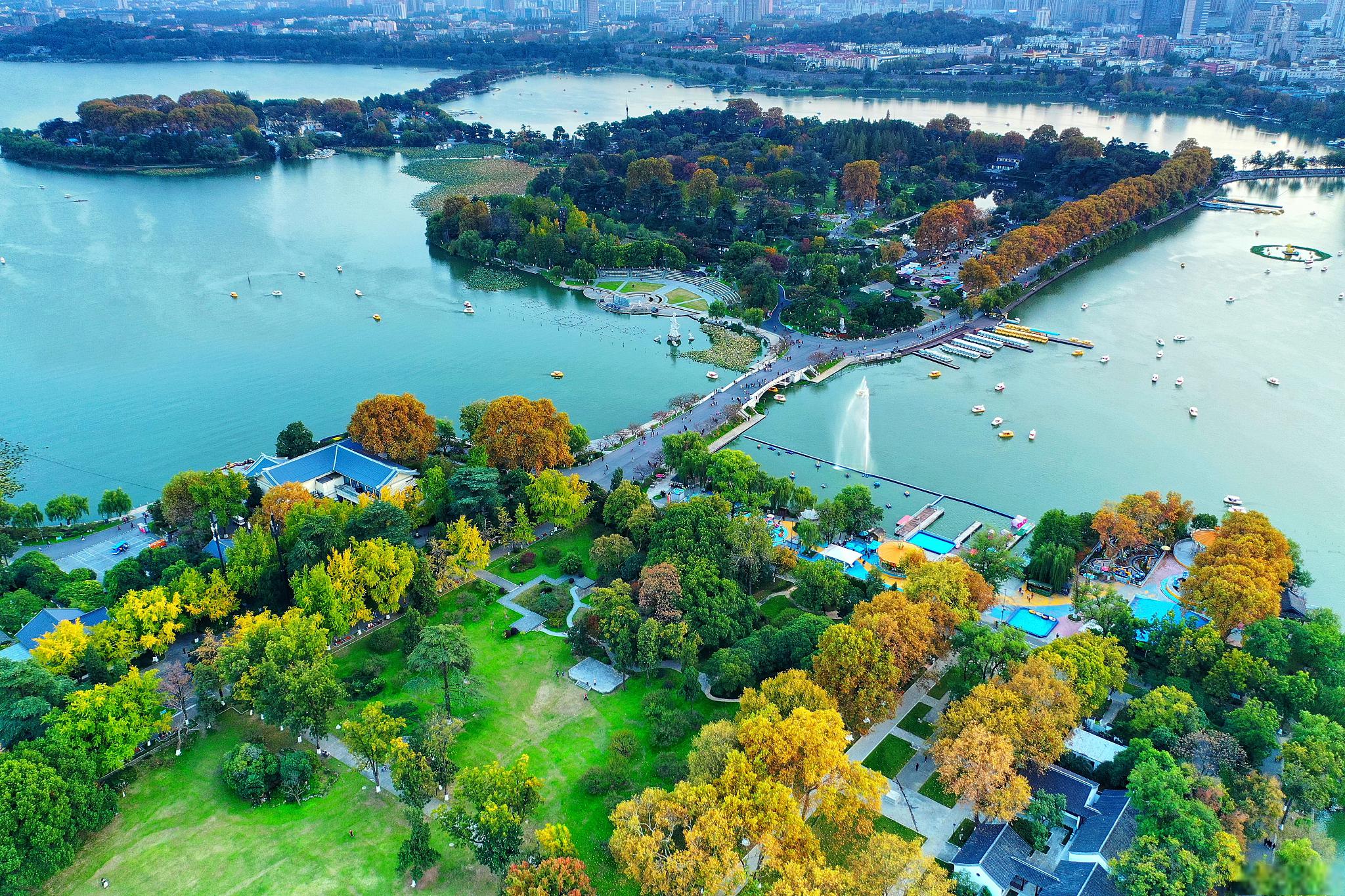 Nanjing Private Half-Day Tour: Jiming Temple, Nanjing City Wall, Xuanwu Lake