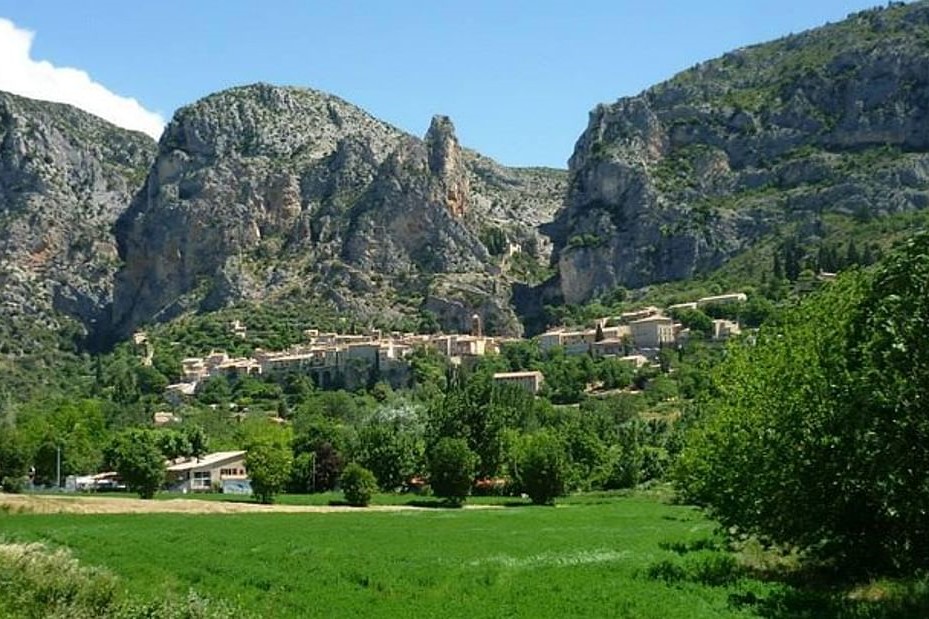 Moustiers-Sainte-Marie and Verdon Canyon Tour from Aix-en-Provence