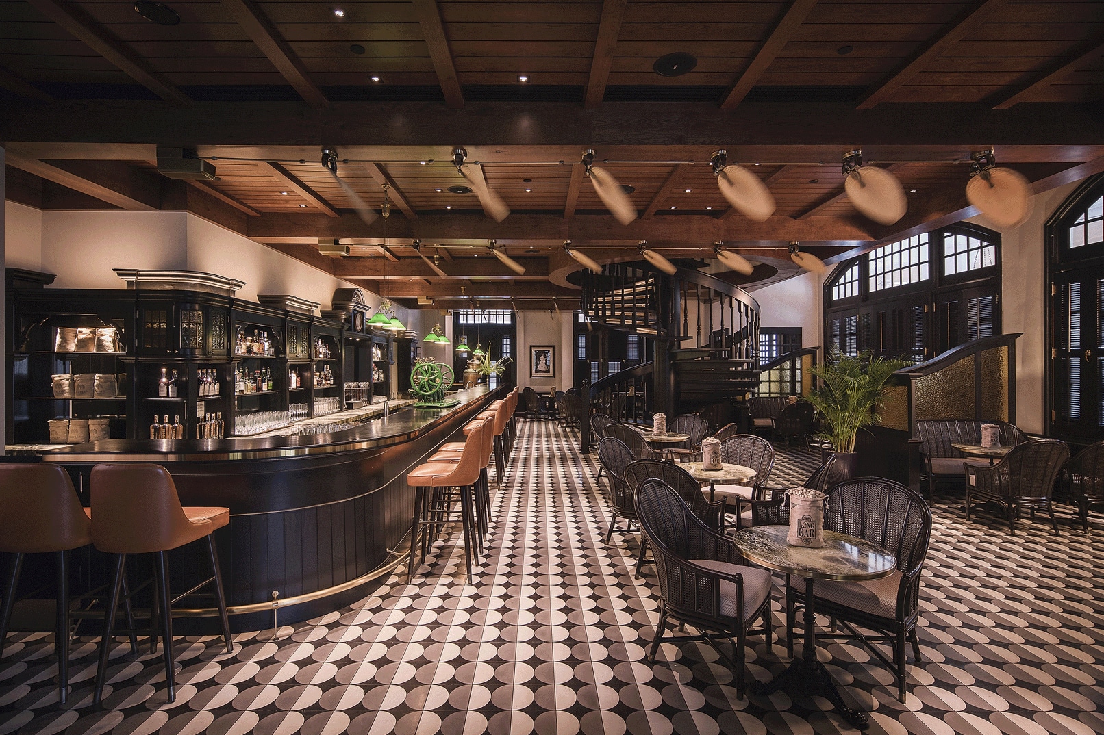萊佛士酒店長樂酒吧（Long Bar）