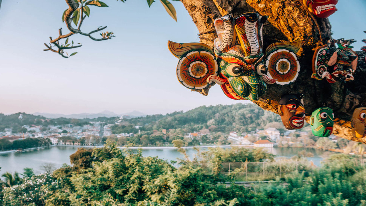 Instagrammable Kandy by Tuk-Tuk (Private & All-Inclusive)