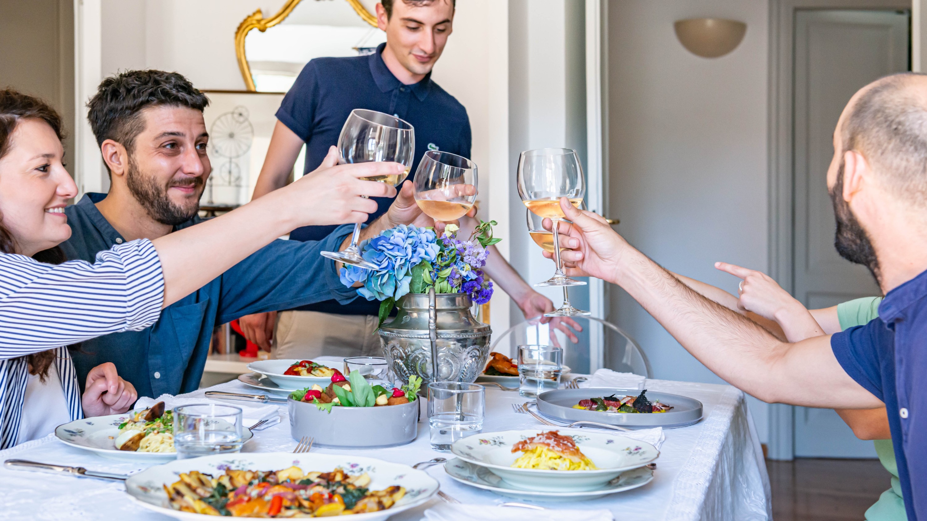 Pasta and tiramisu cooking class in Venice