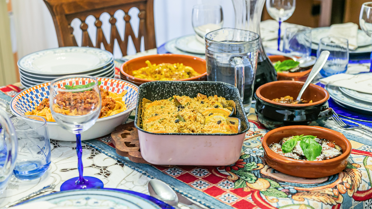 Pasta and tiramisu cooking class in Taormina