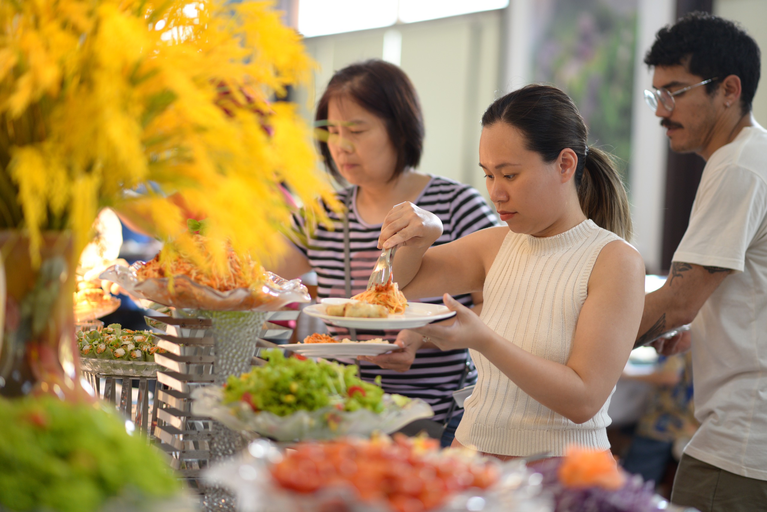 在當地餐廳享用傳統的寧平午餐 在當地餐廳享用傳統的寧平午餐