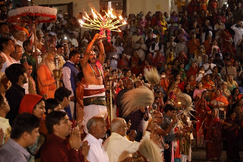 Explore Chittorgarh Fort and Pushkar With Jaipur Drop from Udaipur 