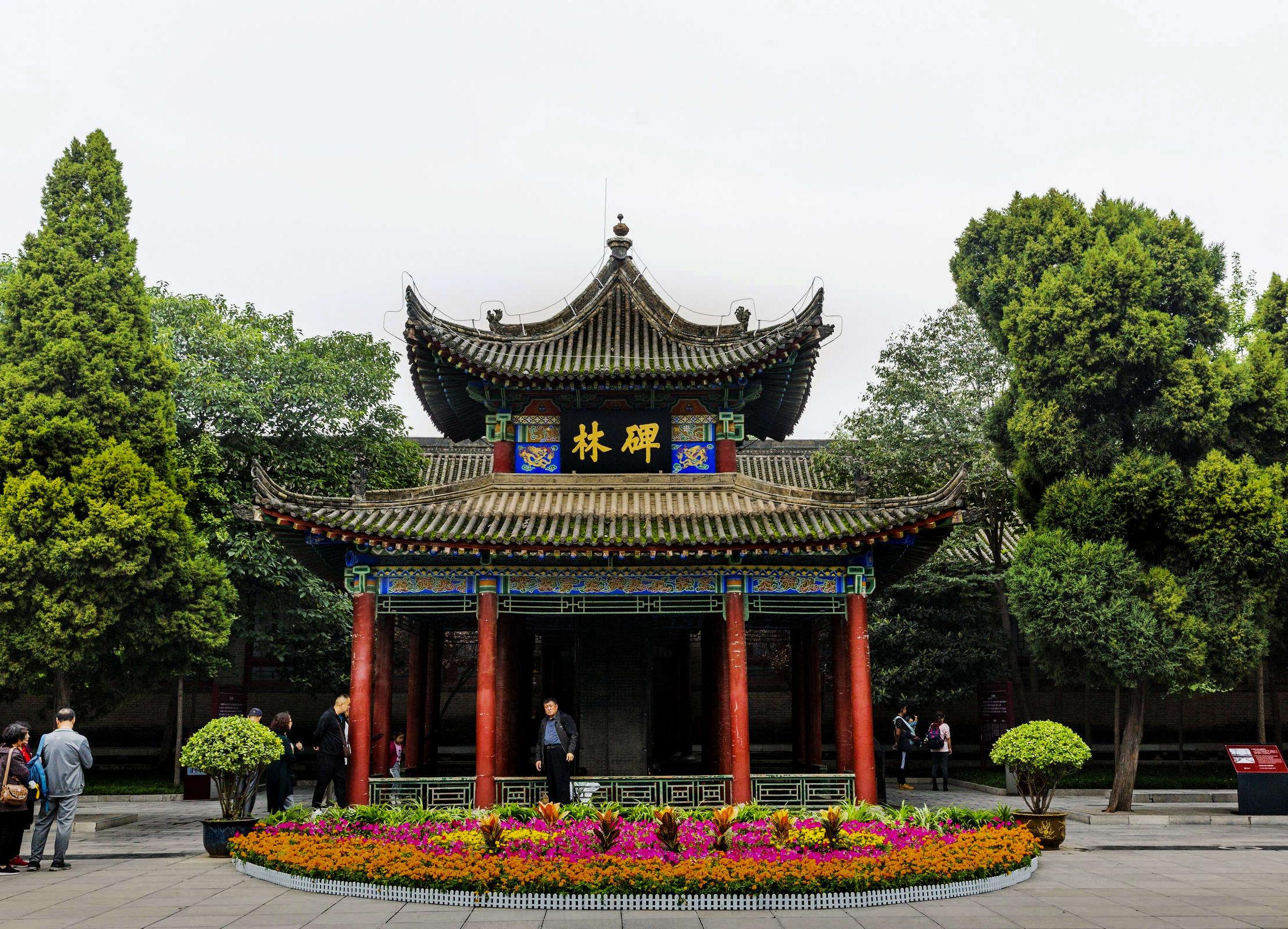 西安4天3晚跟團遊（144過境簽證推薦玩法，最多9人小團，兵馬俑+華清宮+西安城牆+大唐不夜城，贈皮影戲+漢服體驗）