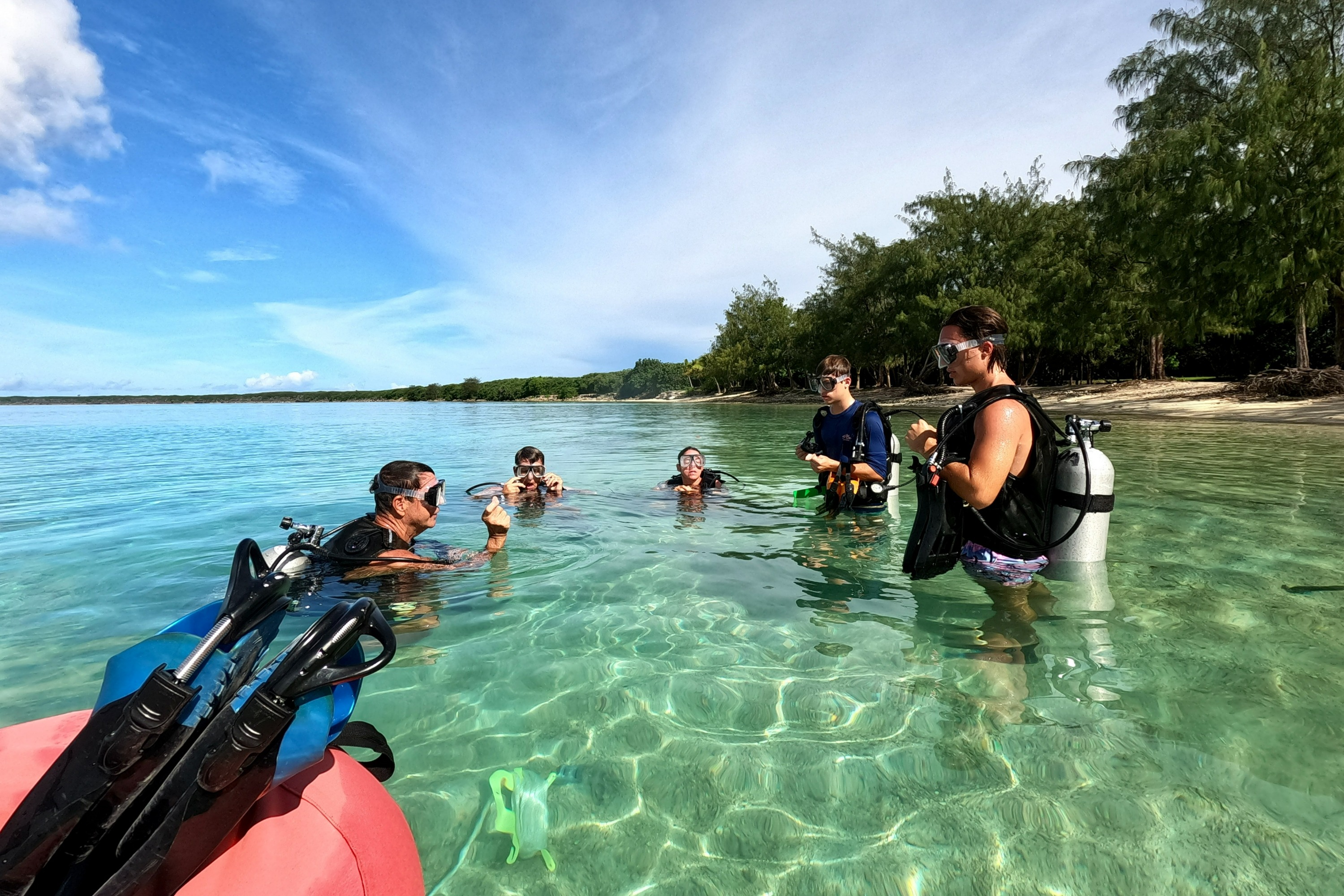 Scuba Diving and Standup Paddleboard Lesson in Guam