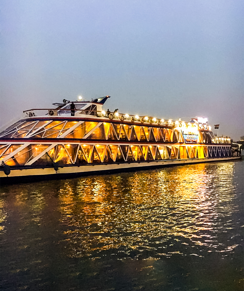 Private Nile Dinner Cruise in Cairo with Sunset Views with Pickup