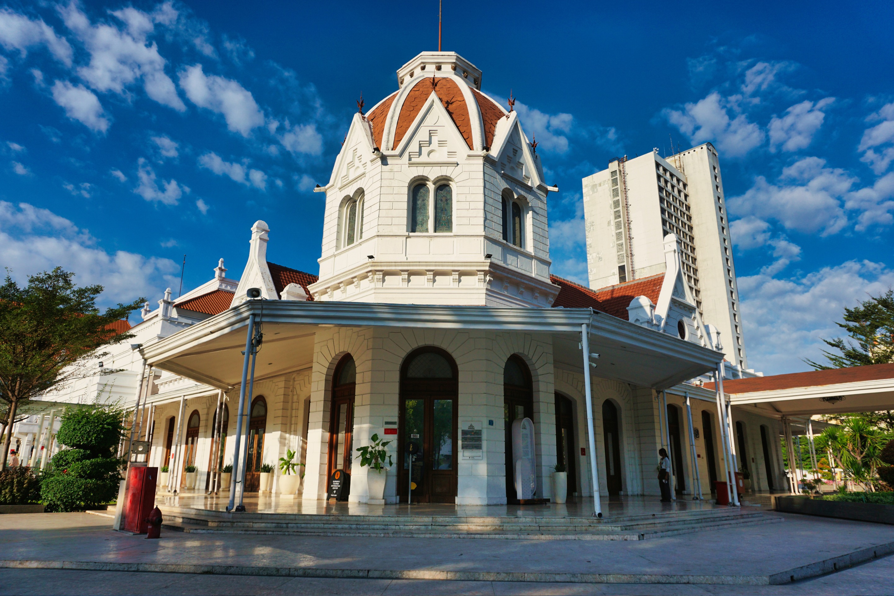 Surabaya Premium Car Rental with Driver by Goldenbird