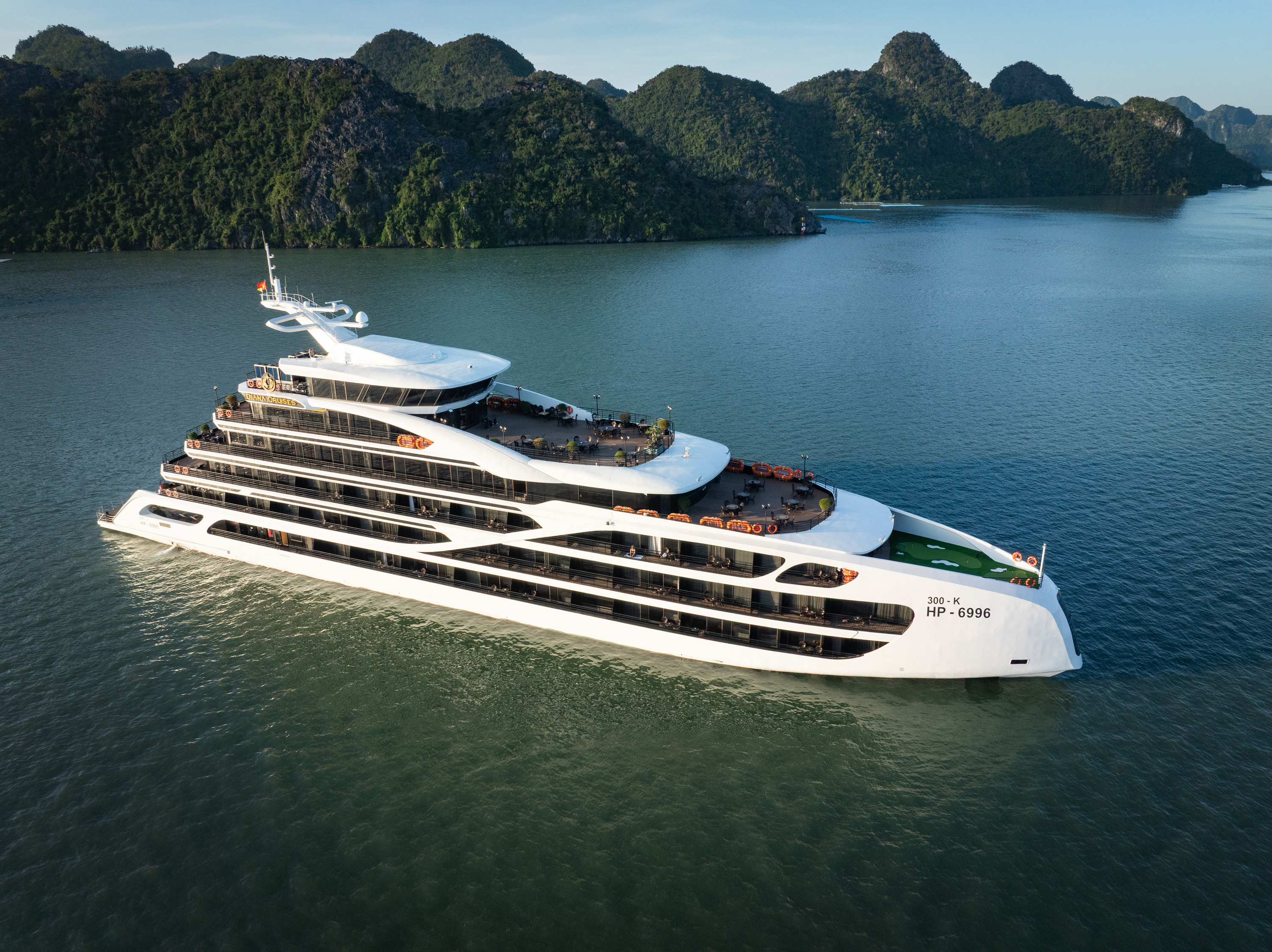 Diana 2D1N Cruise: Ha Long Bay & Lan Ha Bay Tour