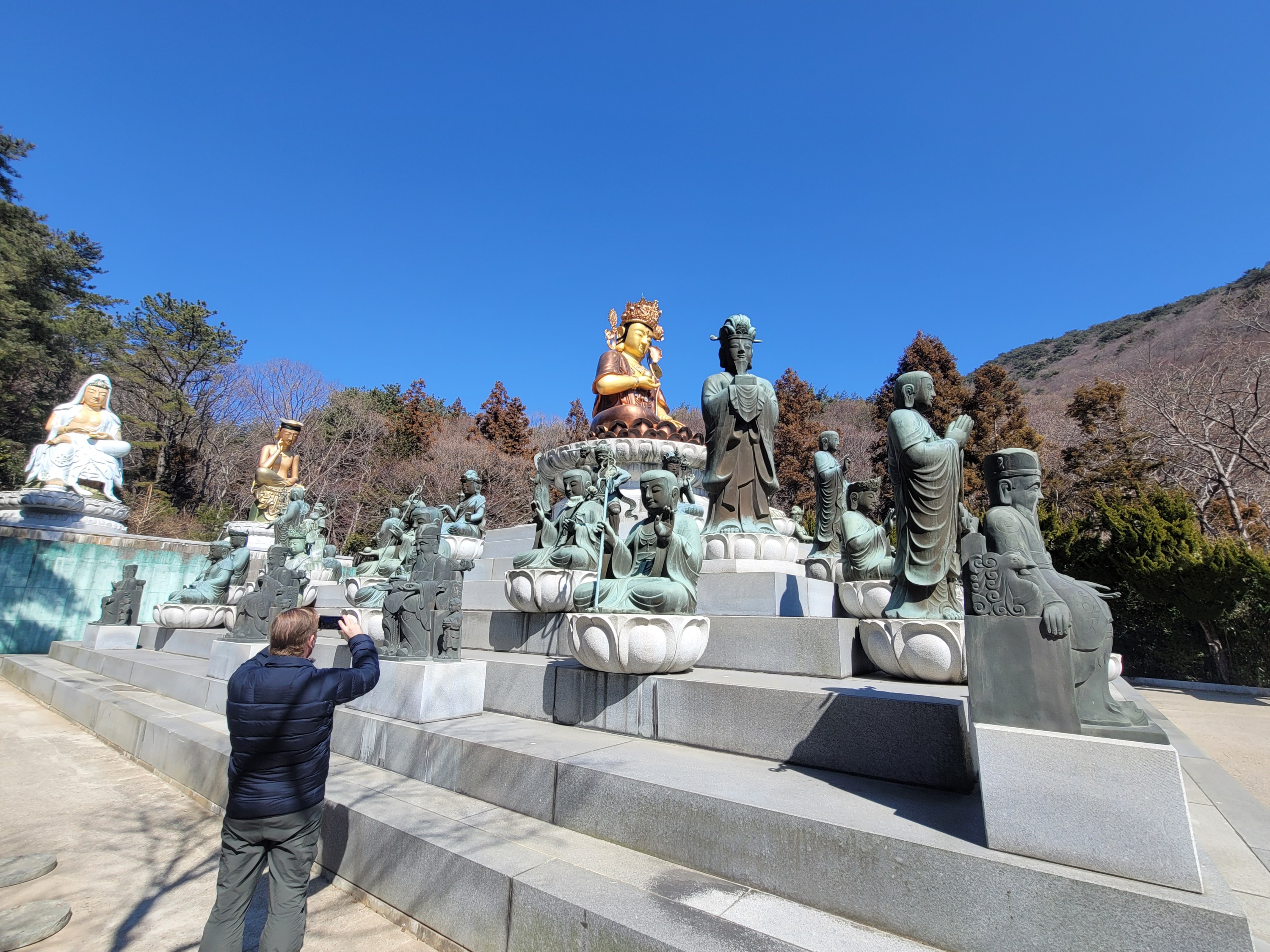 Beomeosa Temple & Hongbeopsa Temple & Local Market Tour