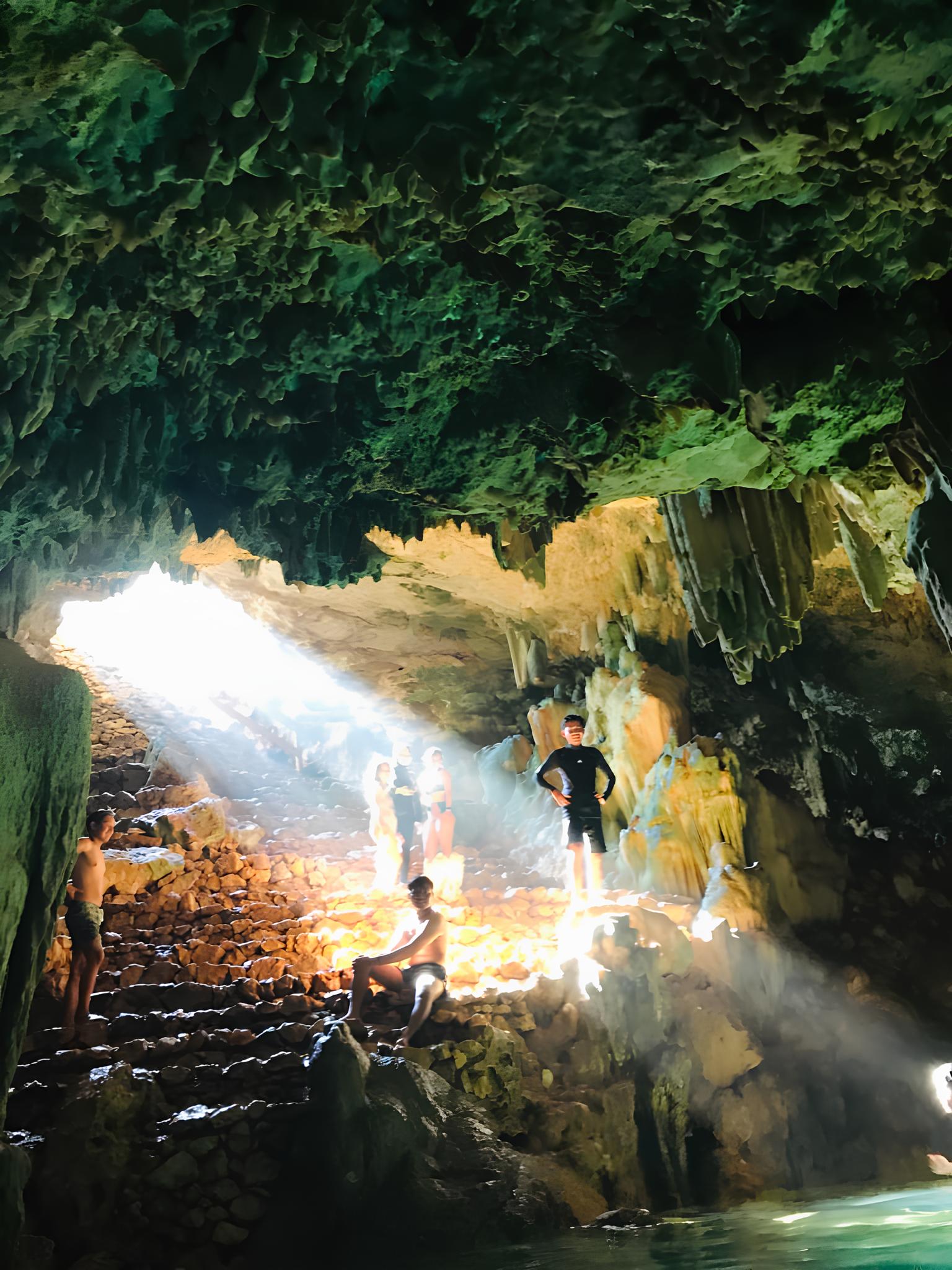 Half-Day Sand Island and Rangko Cave Tour from Labuan Bajo