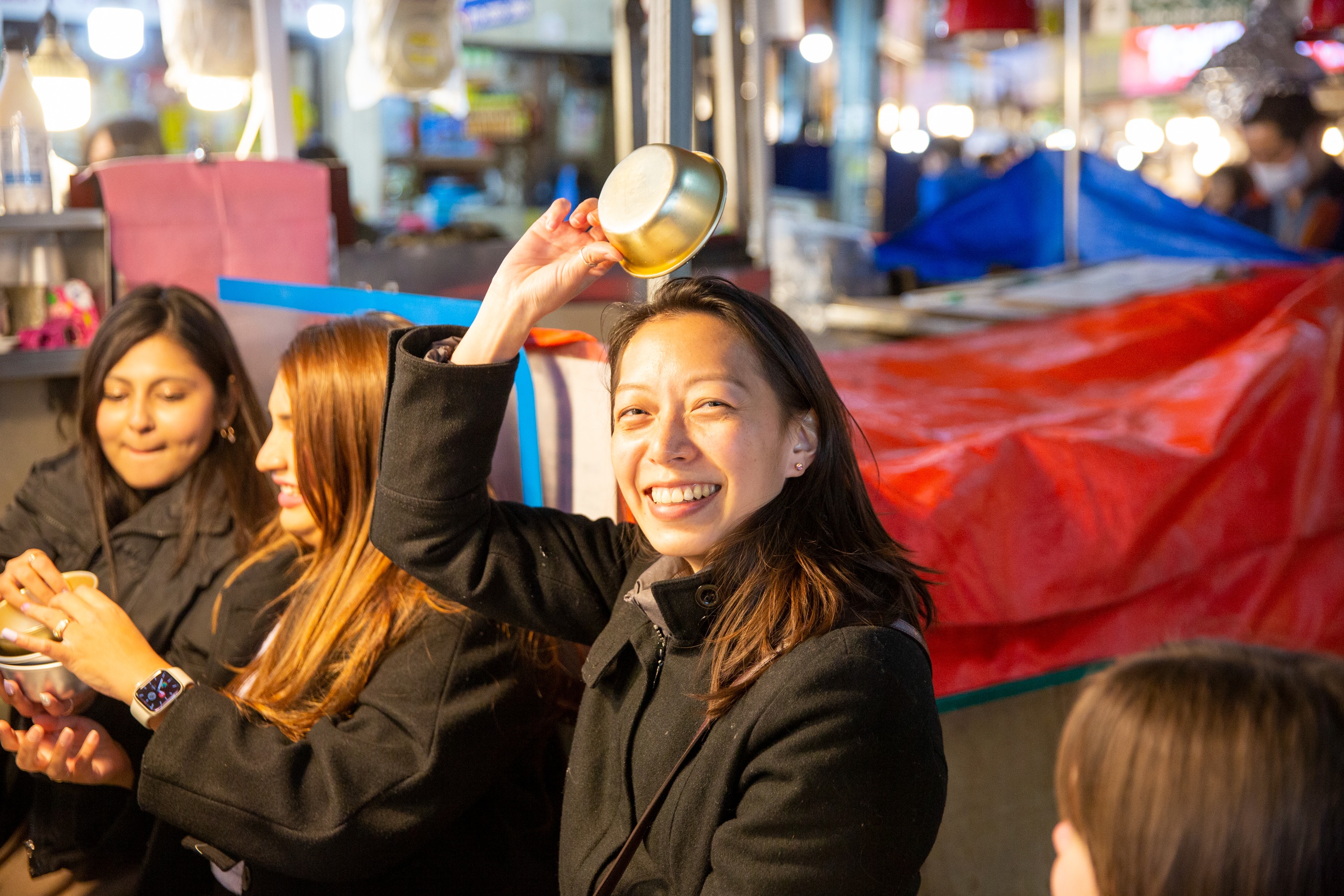Seoul: Palace, Temple and Market Guided Foodie Tour at Night