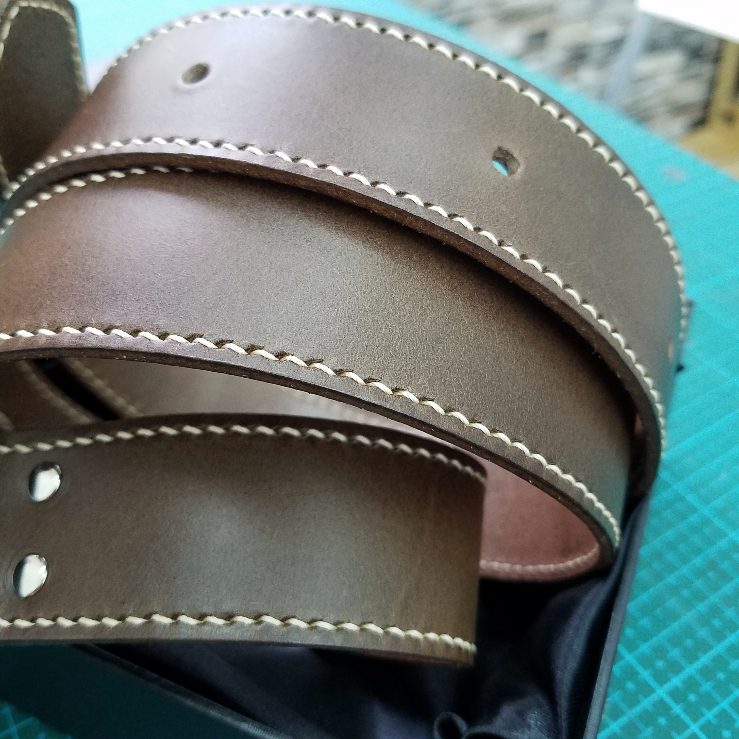 April Handmade - Handmade Leather and Belt Workshop in Lai Chi Kok