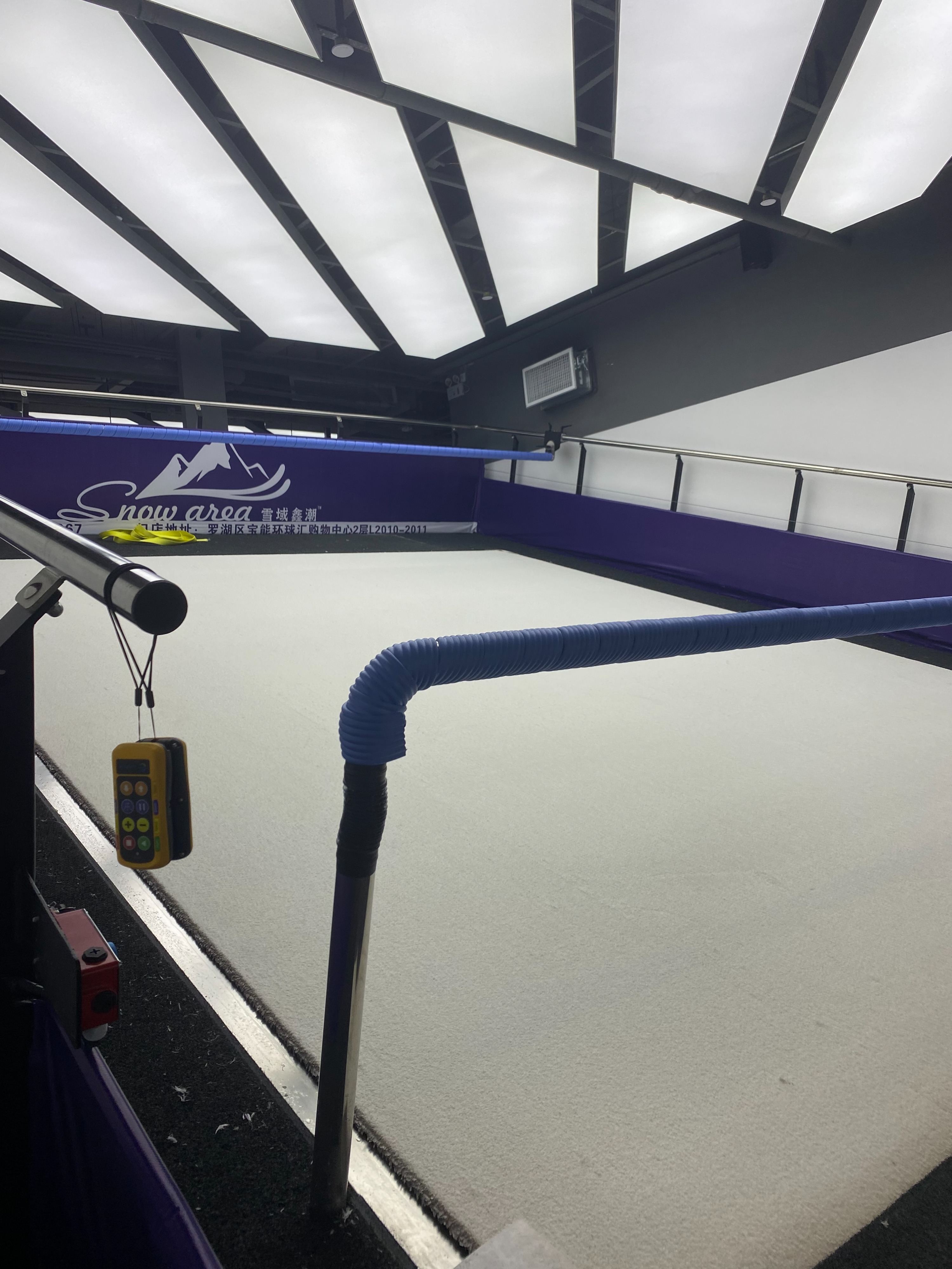 Shenzhen Xueyu Xinchao Indoor Skiing Teaching | Luohu Baoneng Global Plaza Store