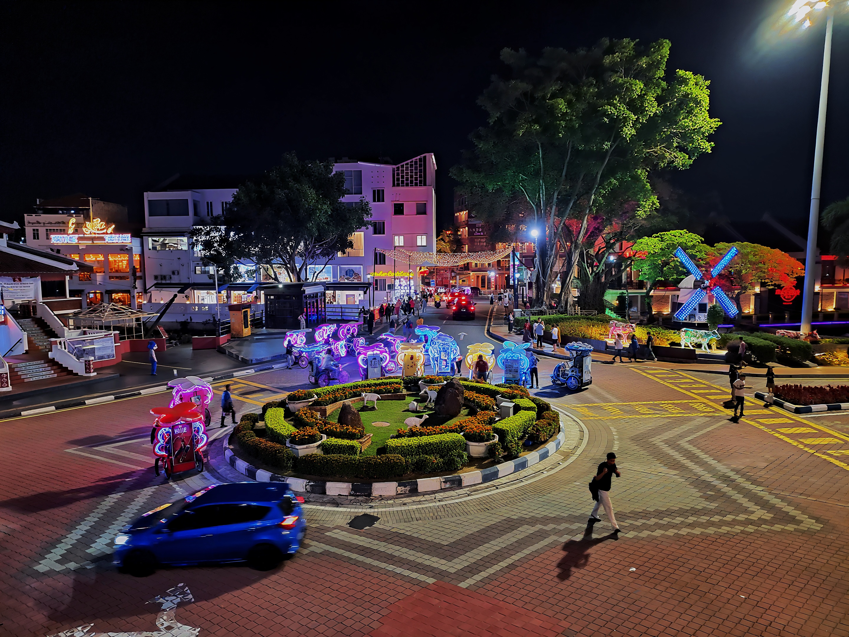 Malacca Night Tour with River Cruise and Trishaw Ride