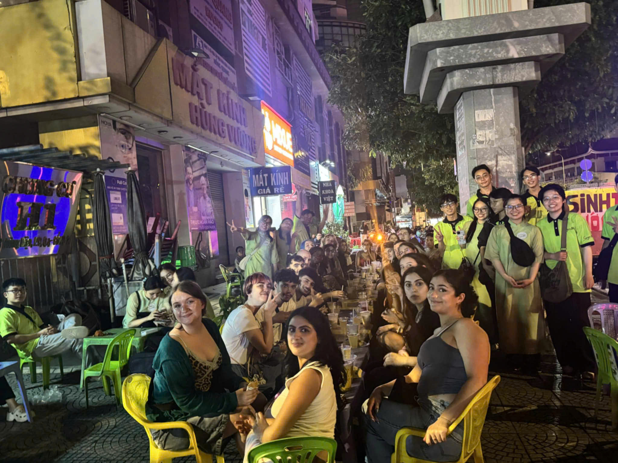 Ho Chi Minh City: Street Food Tour with 12 Tastings