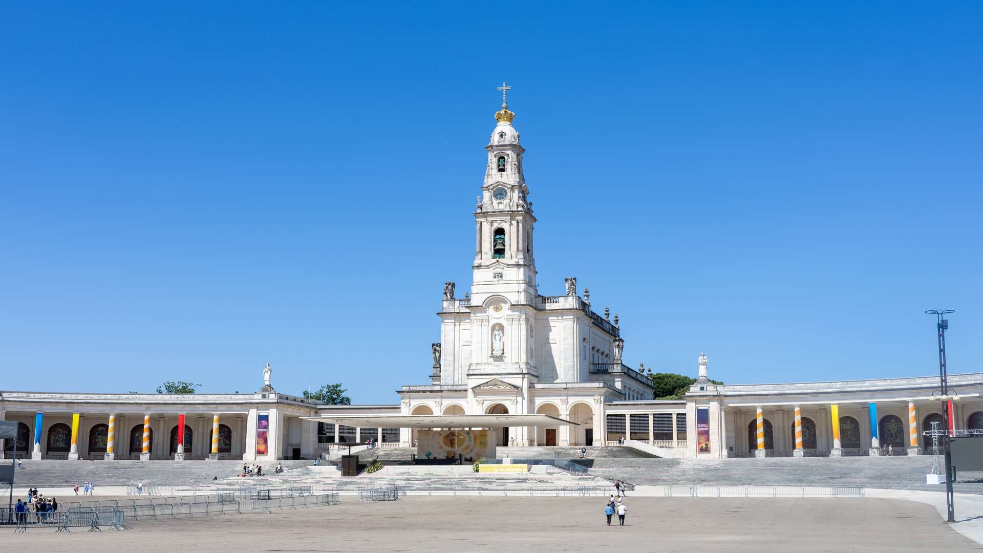 Fatima, Obidos, Nazare & Batalha Small Group Tour