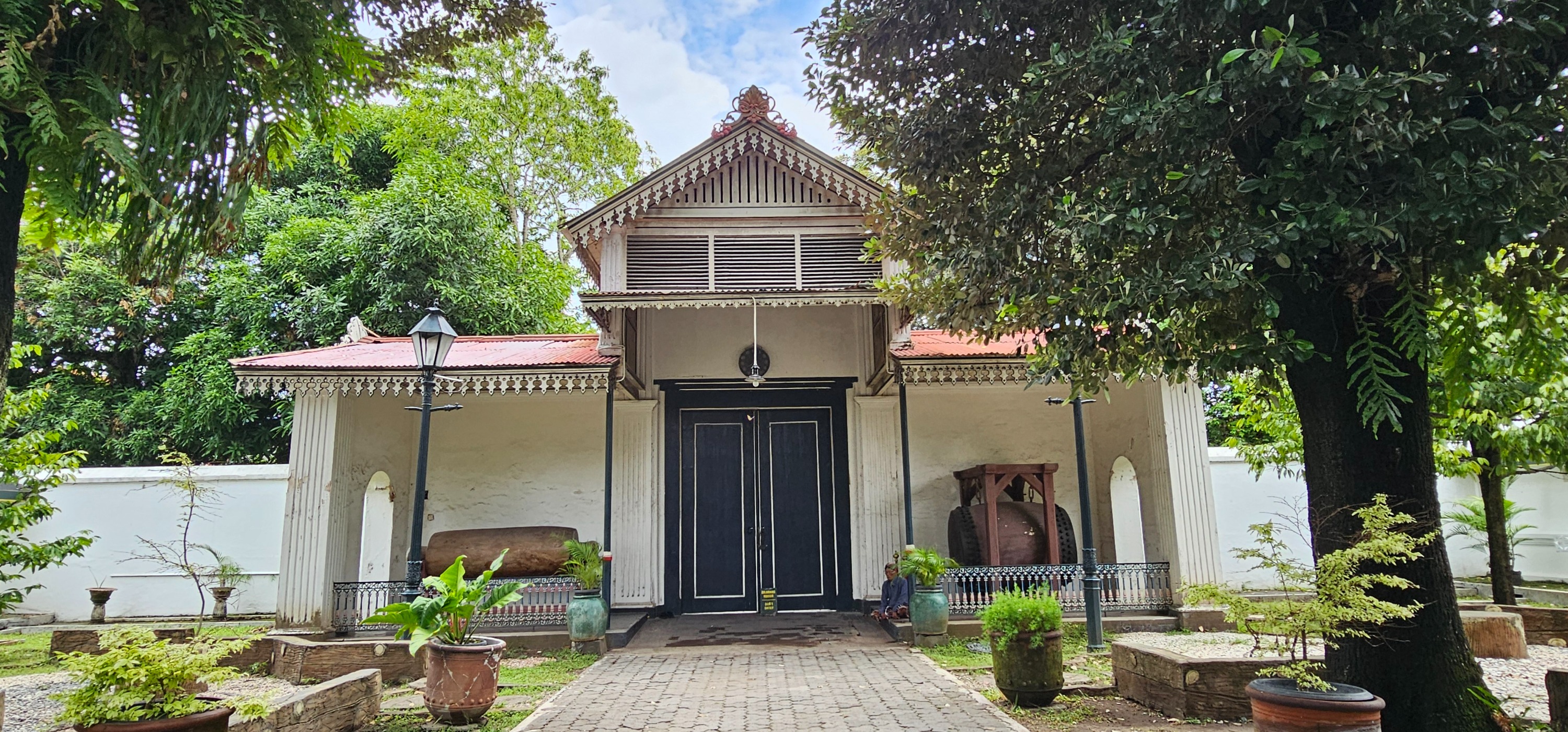 Obelix海景藝術表演與Kraton和Tamansari 城市之旅