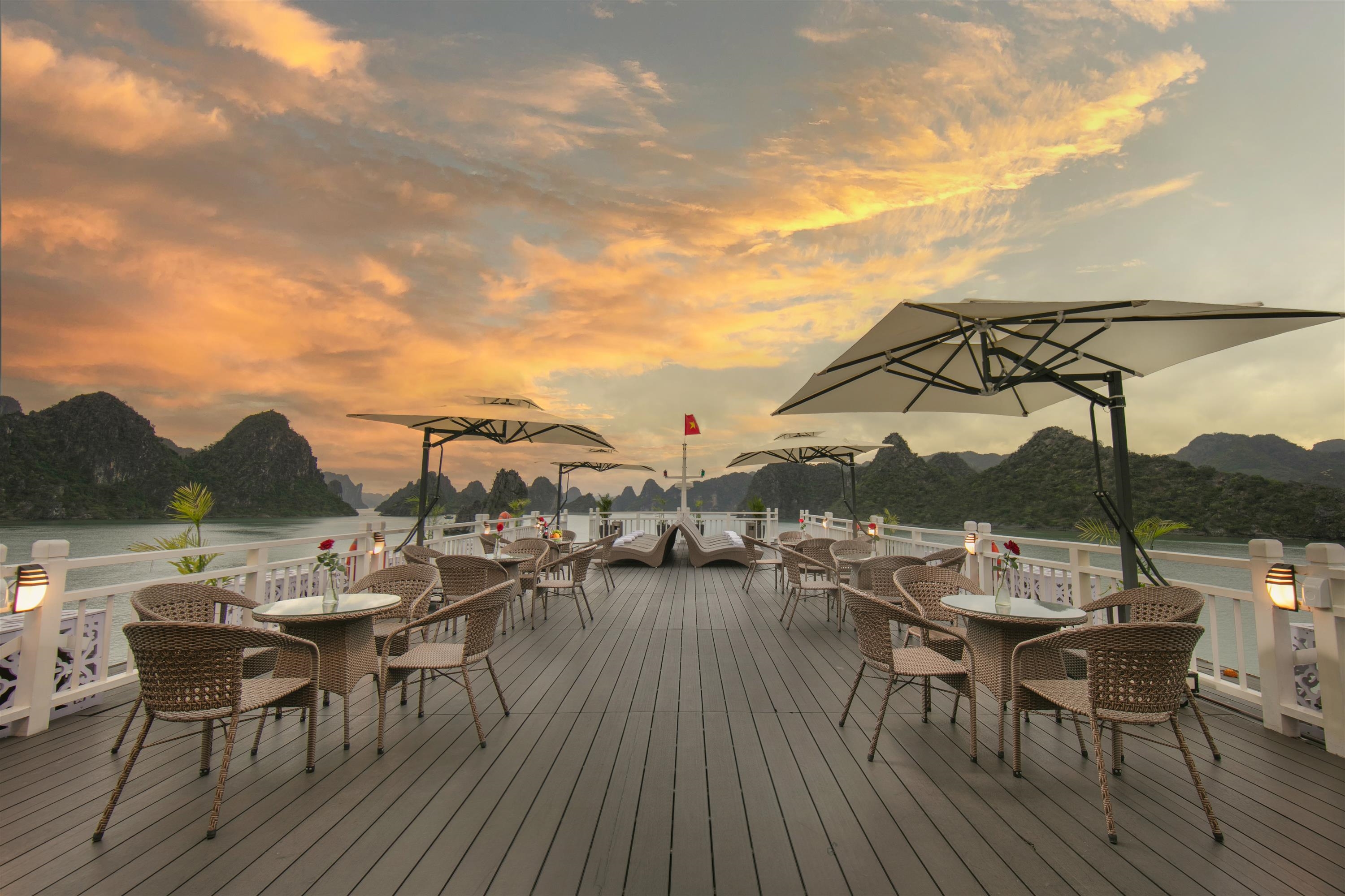 【路線2】下龍灣2天1夜遊輪之旅（五星級Arcady Boutique Cruise）