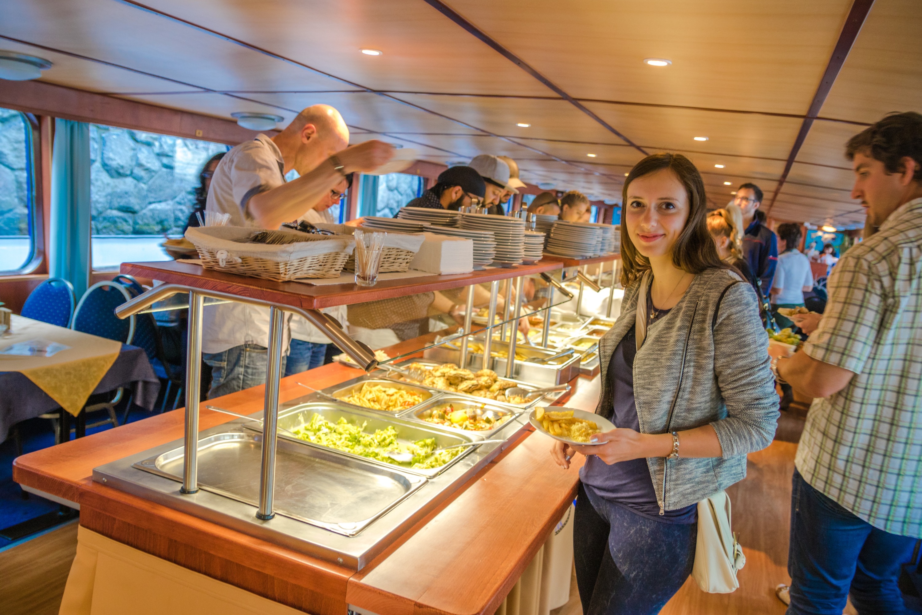 Evening Cruise Tour with Buffet Dinner in Prague