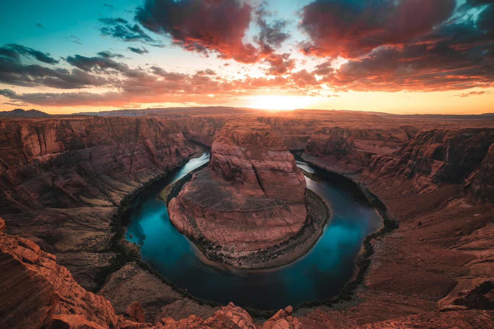 Carved by Time: Explore Antelope Canyon &amp; Horseshoe Bend