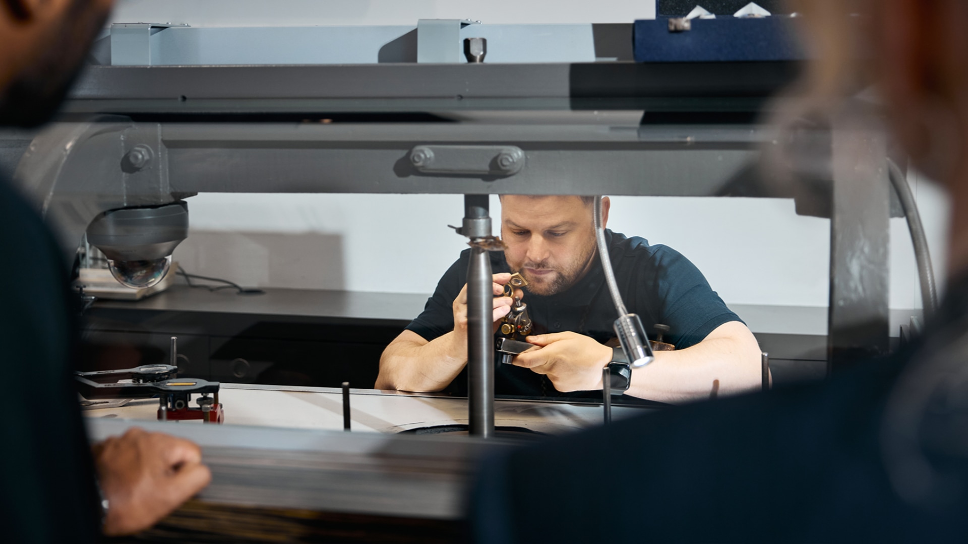 參加免費的皇家科斯特鑽石之旅,親眼見證鑽石切割和拋光的藝術 參加免費的皇家科斯特鑽石之旅,親眼見證鑽石切割和拋光的藝術