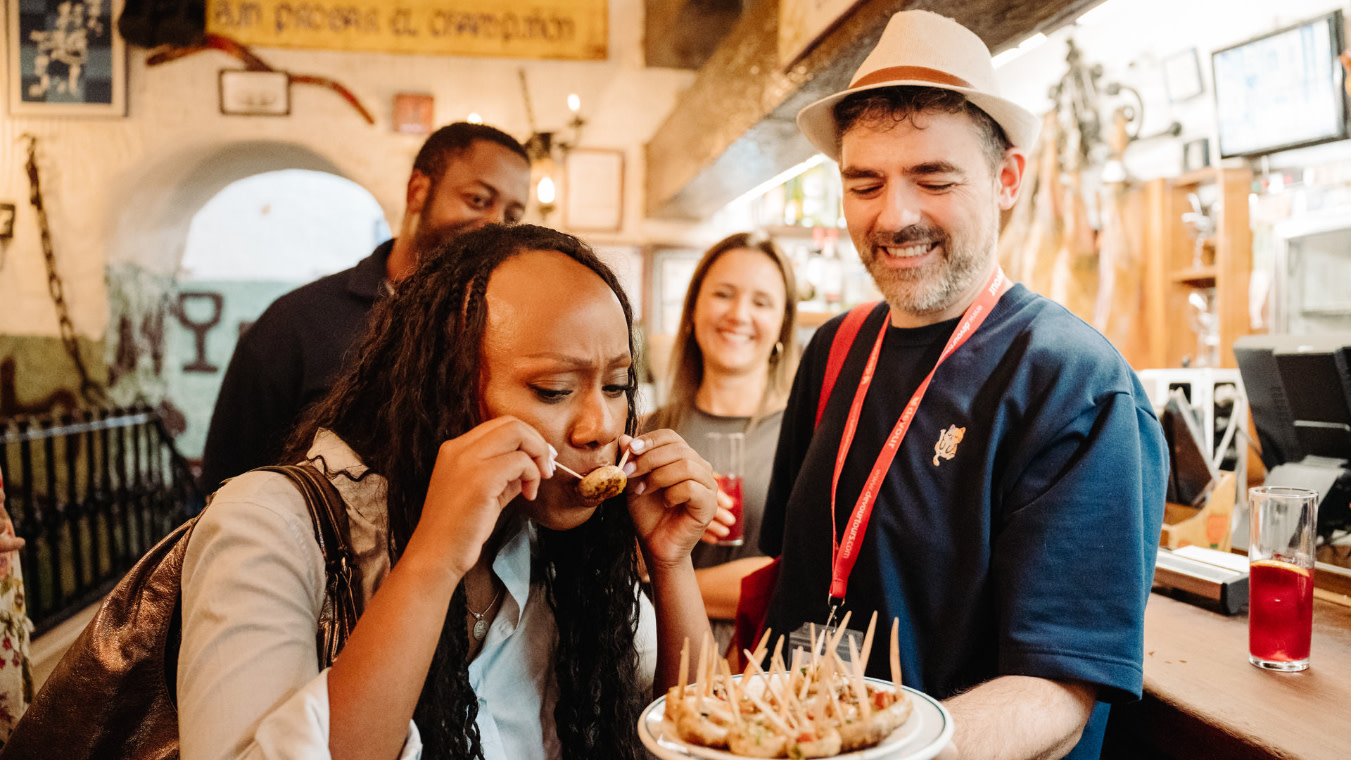 Tapas, taverns and history half-day walking tour in Madrid