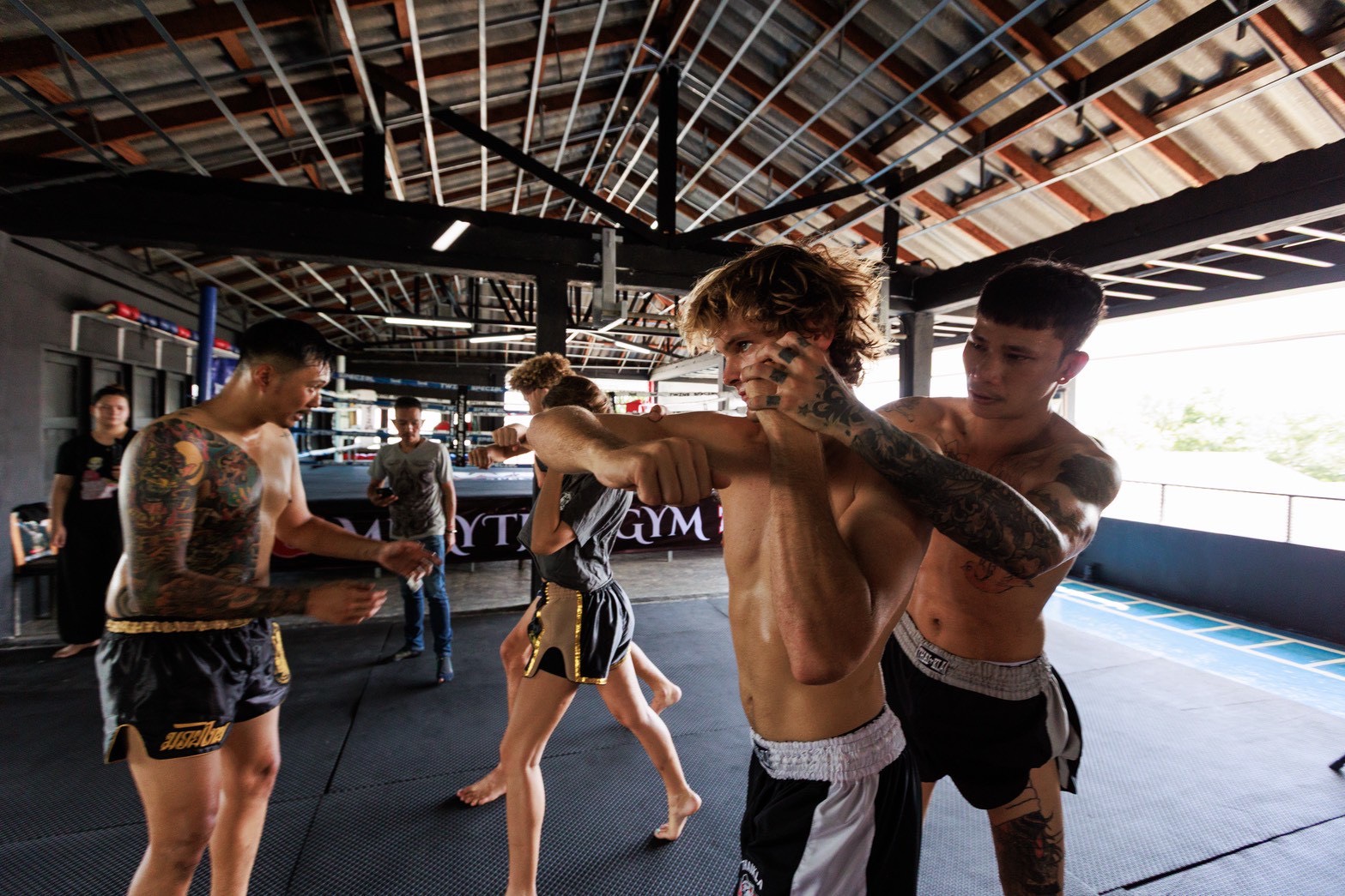 快來加入我們,一起玩翻天! 快來加入我們,一起玩翻天!