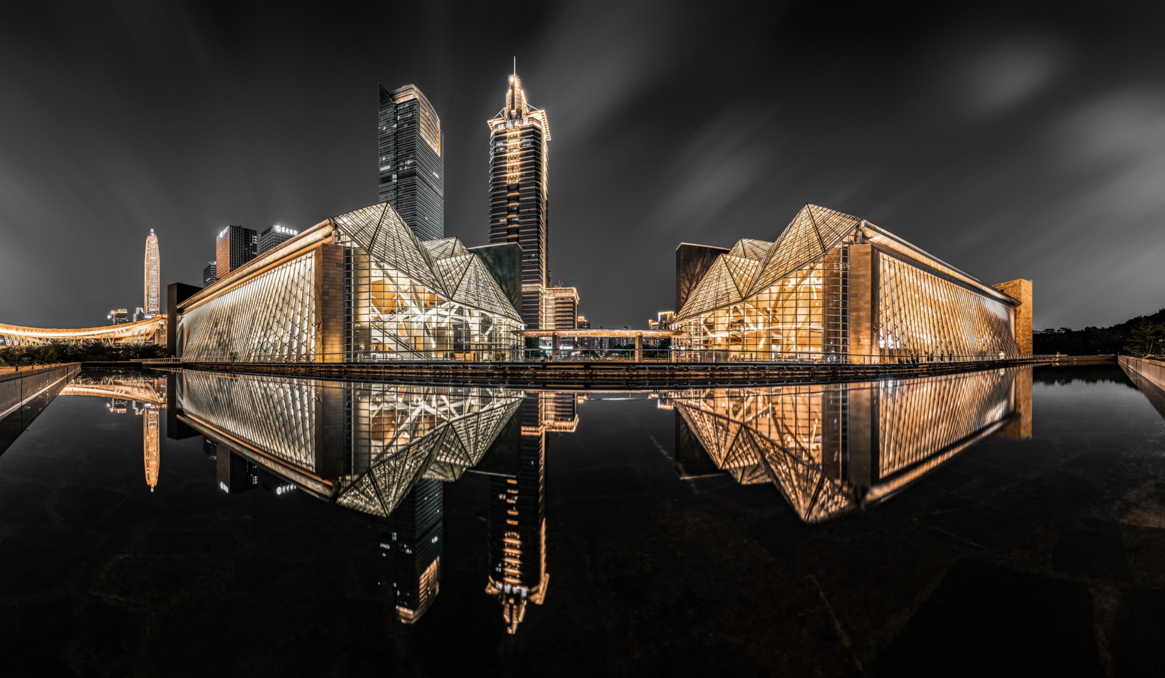 Shenzhen Science and Technology Future Photography Tour (Immersive Sci-Fi Night Scene Photography Experience Local Guide Takes You to Capture the Lights of the Neon City)