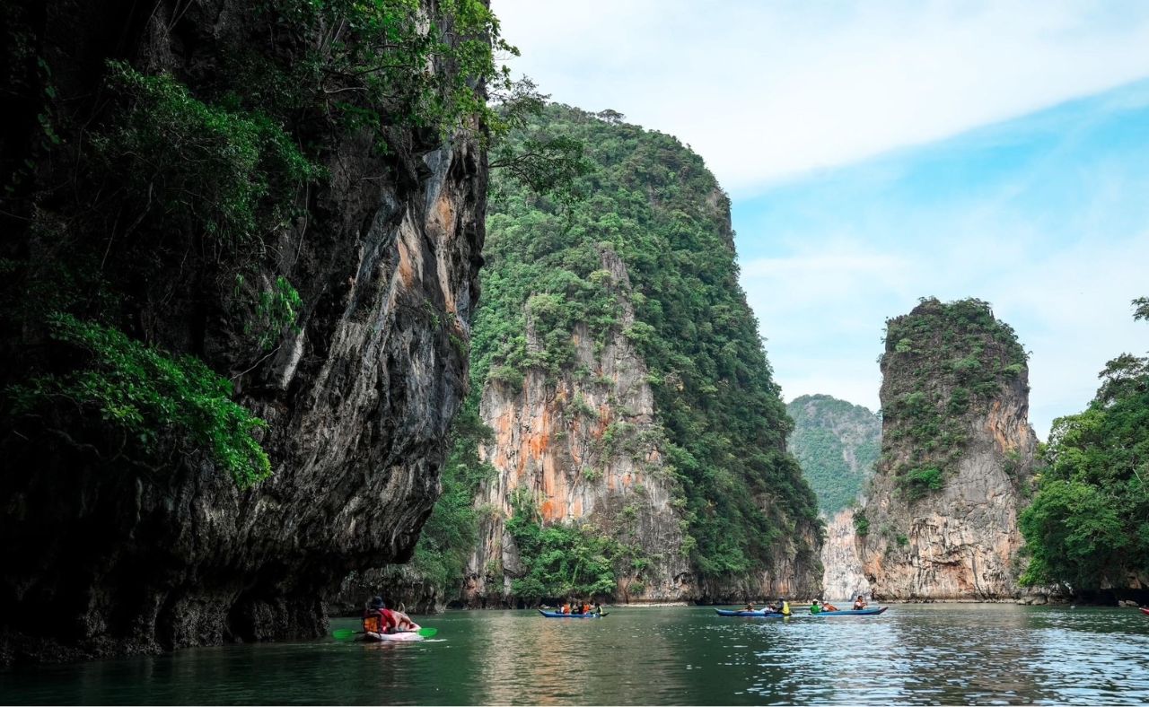 普吉島：乘坐豪華遊艇前往007島