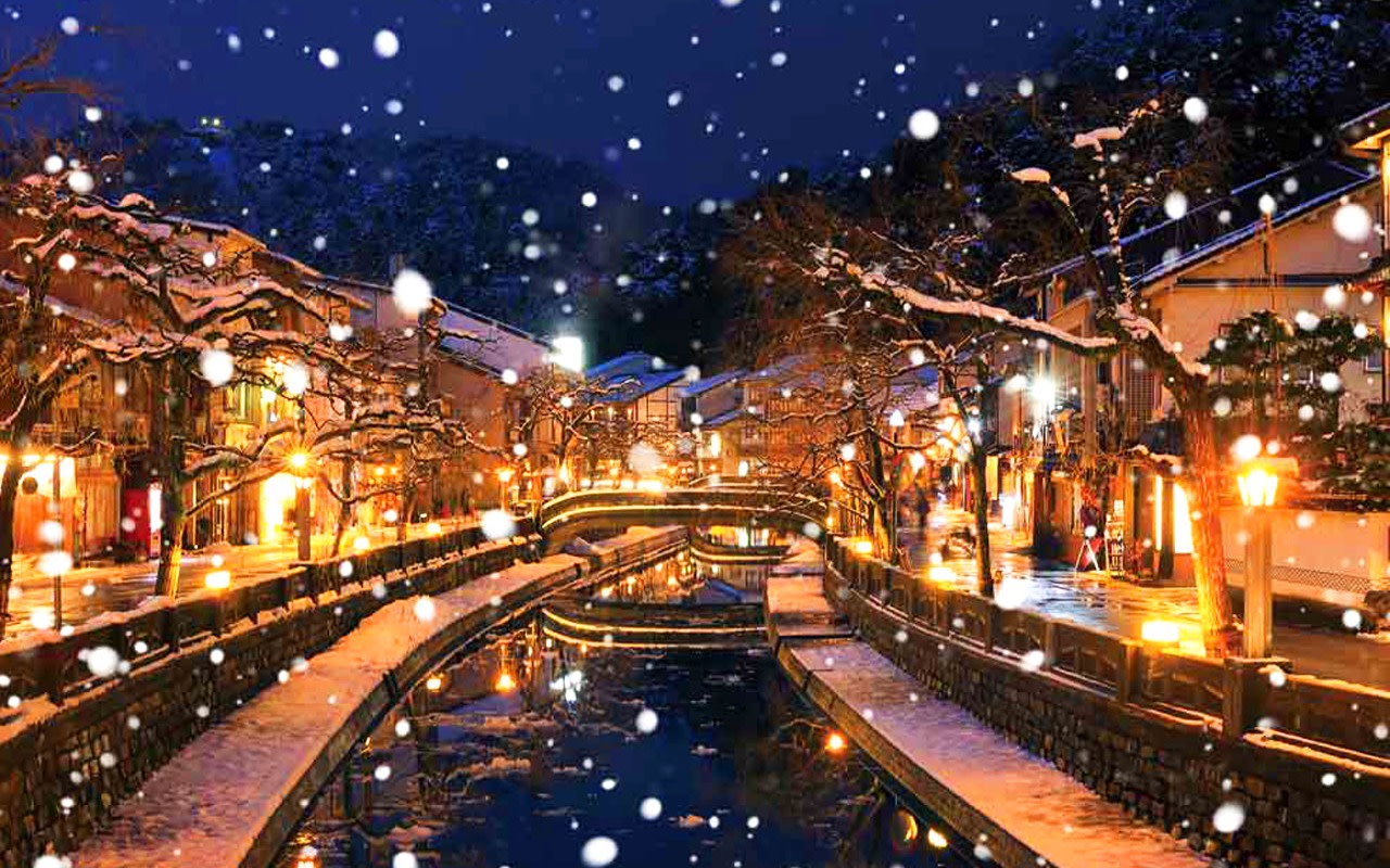 Two-day tour of Izushi Old Town, Kinosaki Onsen, Ine Boathouse, and Amanohashidate (Departing from Osaka)