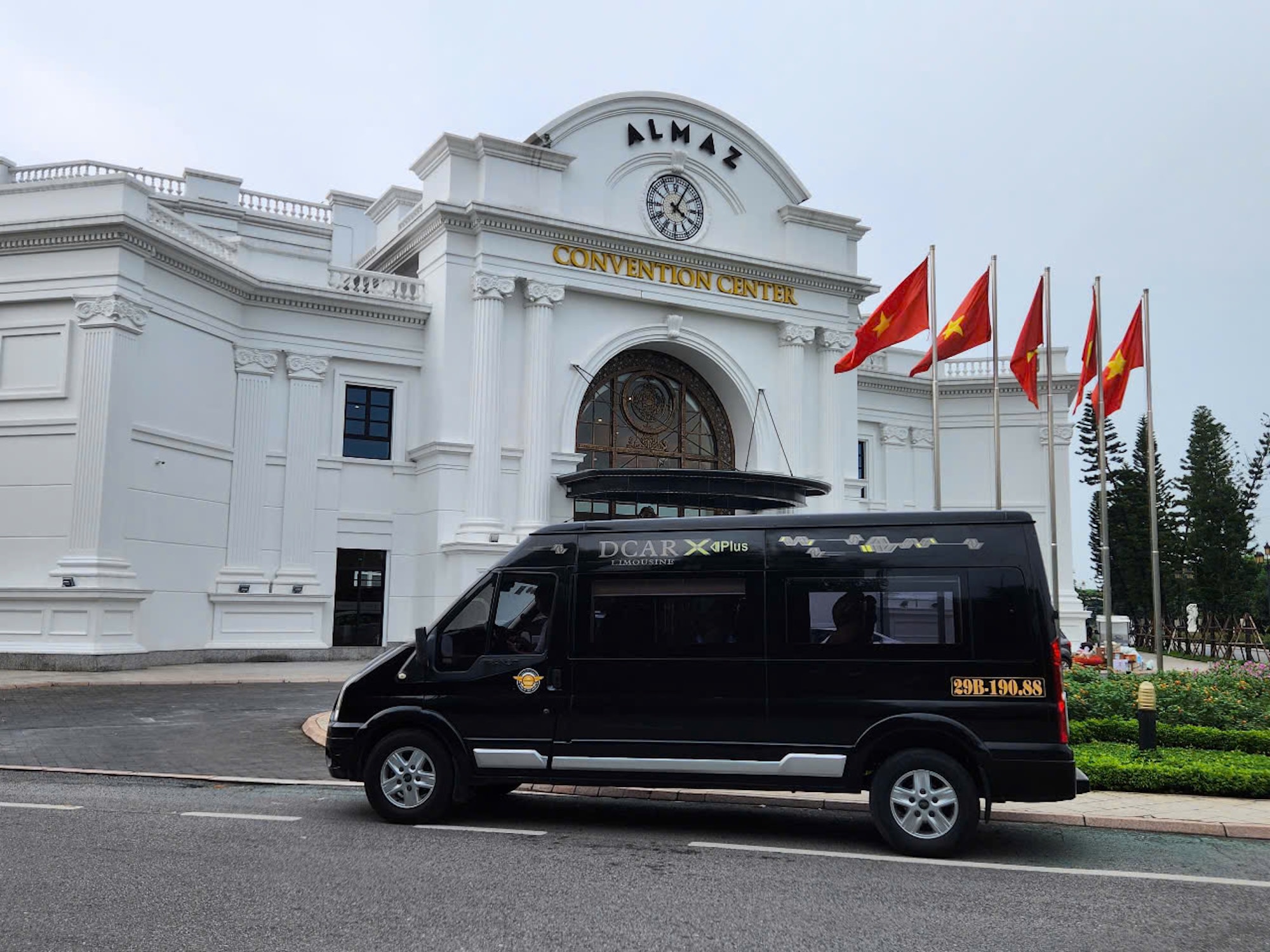 Ha Noi from/to Sapa by Daily Limousine