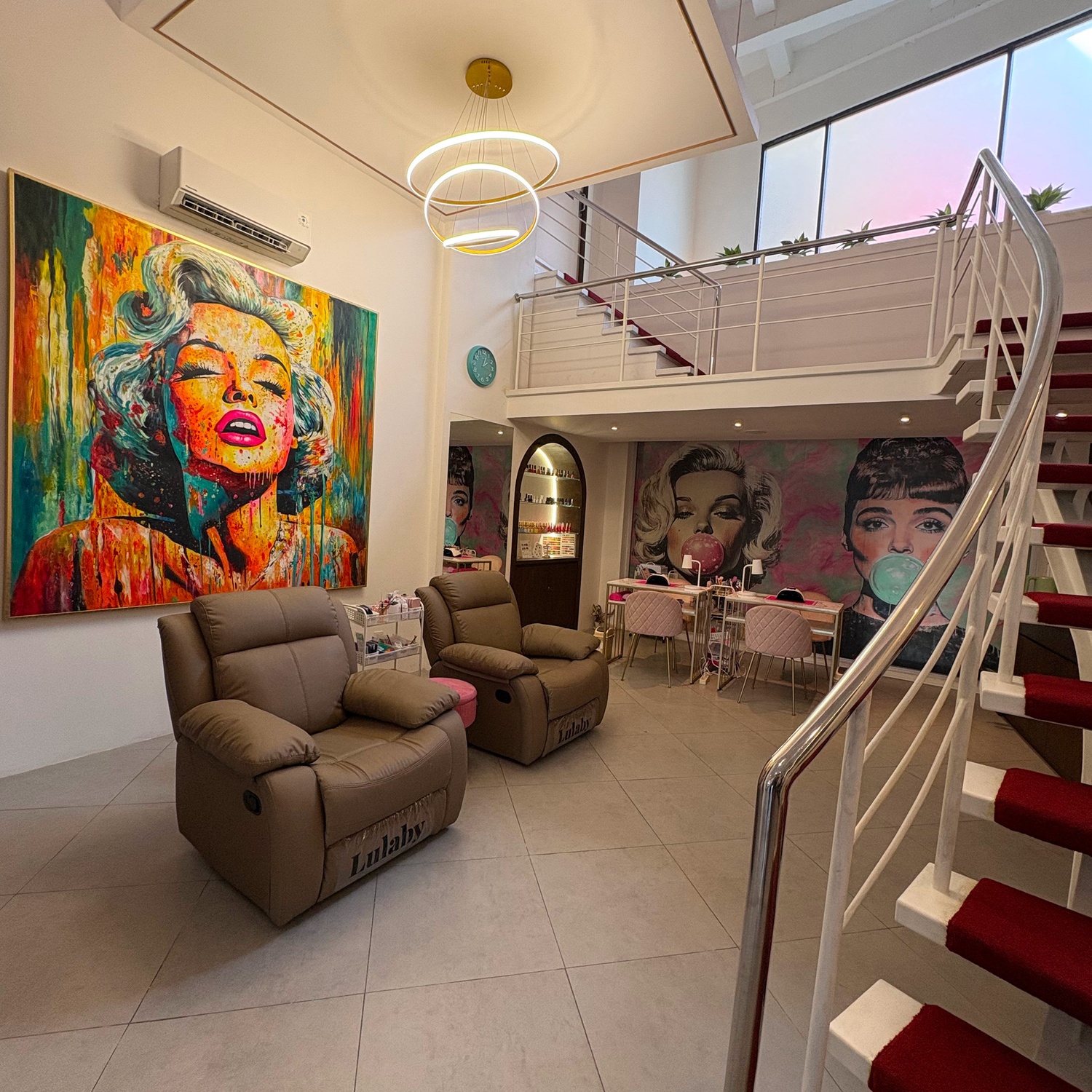 時尚、優雅且充滿個性 — Essential Beauty 美容會所的核心，讓您從抵達的那一刻起，便能開啟放鬆之旅。