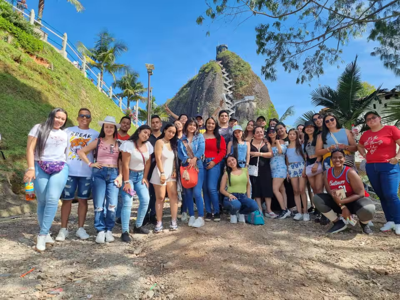Rock of Guatapé & Peñol-Guatapé Reservoir One-day Nature & Cultural Tour