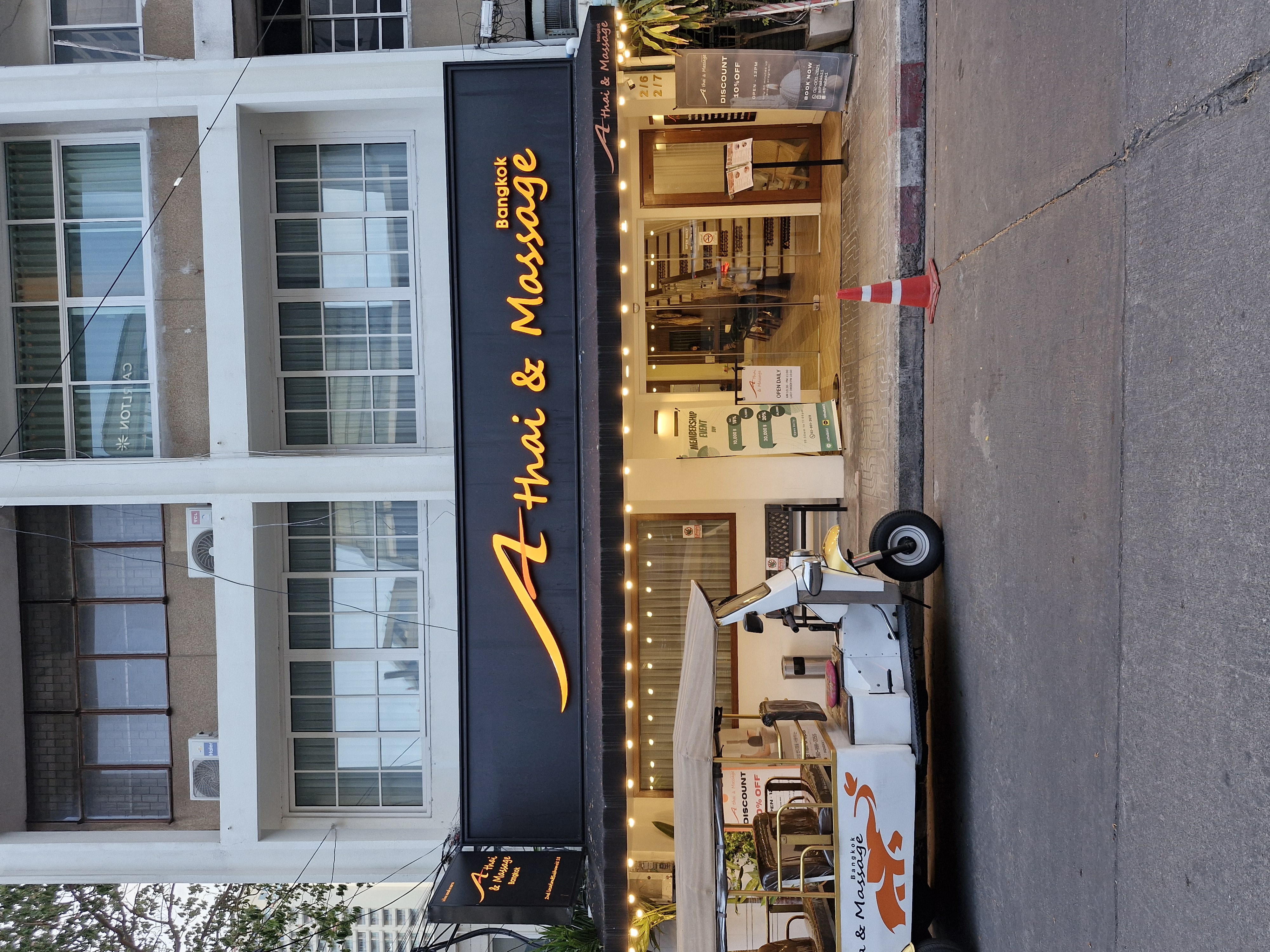 AThai & Massage Experience at Asok in Bangkok