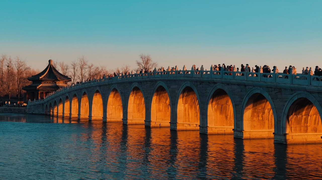 頤和園冬至下午4點,金光會精準穿透所有橋洞——287塊漢白玉嚴絲合縫,誤差小於0.03毫米,比瑞士鐘錶更精密的東方几何學 頤和園冬至下午4點,金光會精準穿透所有橋洞——287塊漢白玉嚴絲合縫,誤差小於0.03毫米,比瑞士鐘錶更精密的東方几何學