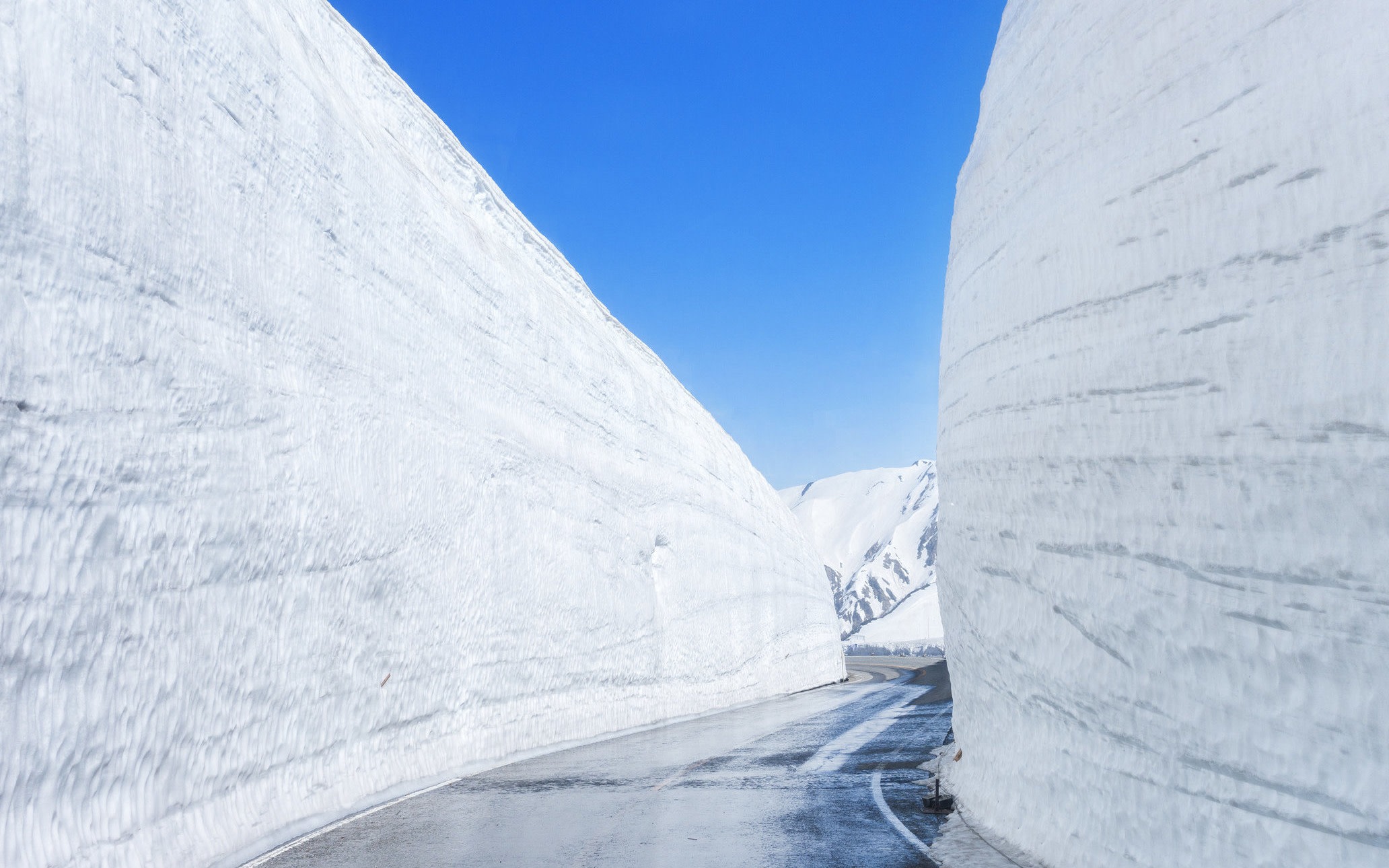 Tateyama Kurobe Alpine Route Snow Walls + Japanese Northern Alps Kamikochi (2 Days 1 Night - Departure from Nagoya)