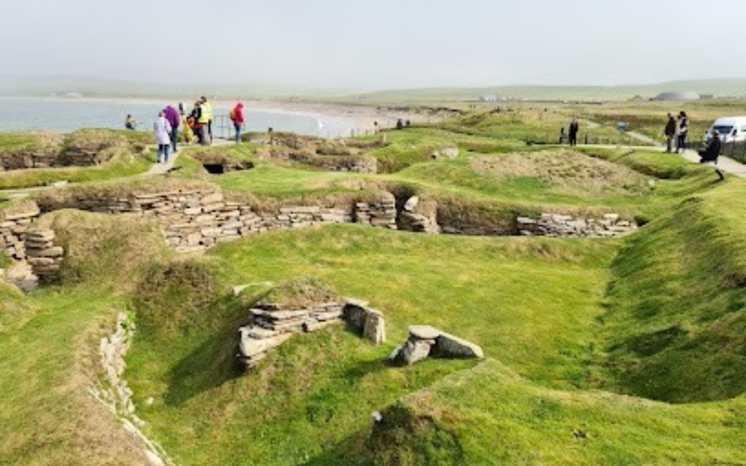 在奧克尼群島 (Orkney) 探索斯卡拉布雷 (Skara Brae) 的古老歷史,這是一處保存完好的石器時代聚落 在奧克尼群島 (Orkney) 探索斯卡拉布雷 (Skara Brae) 的古老歷史,這是一處保存完好的石器時代聚落