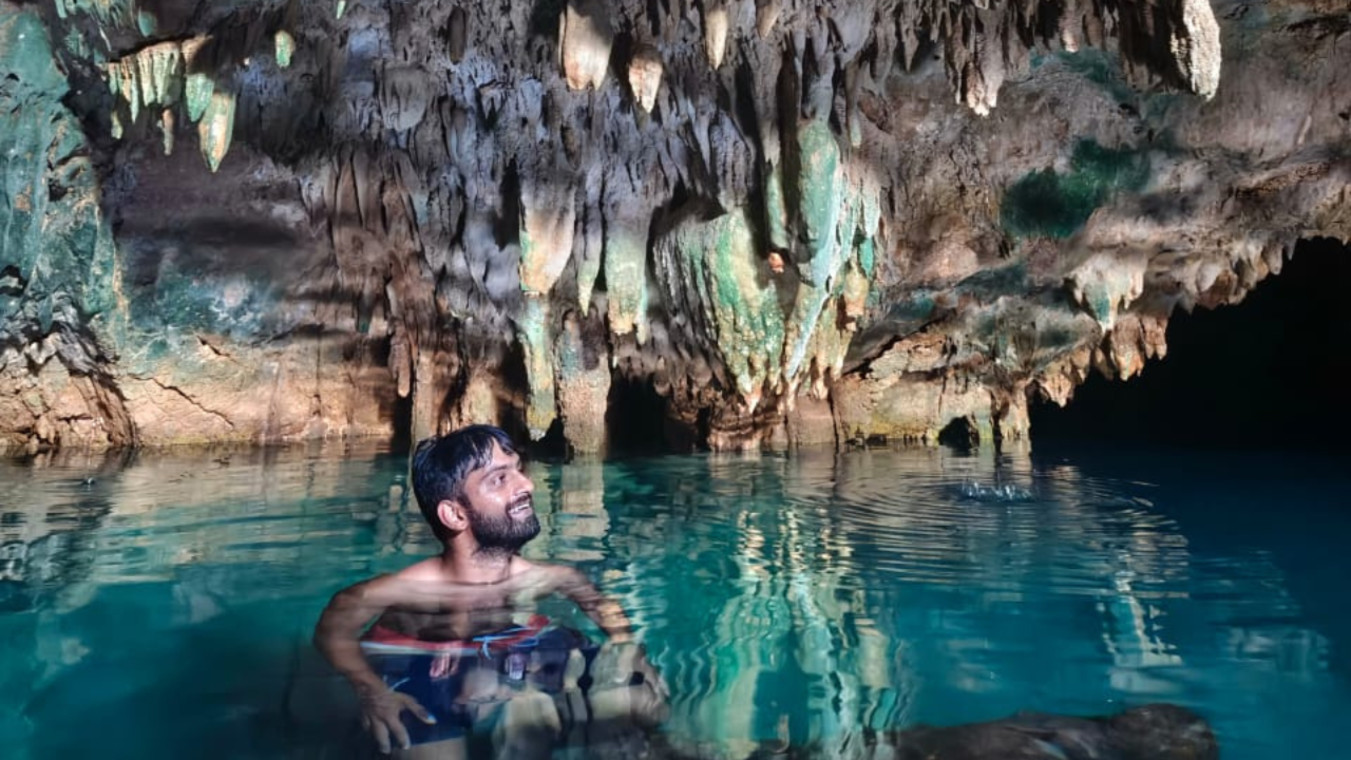 Half-Day Rangko Cave and Sand Island Tour from Labuan Bajo