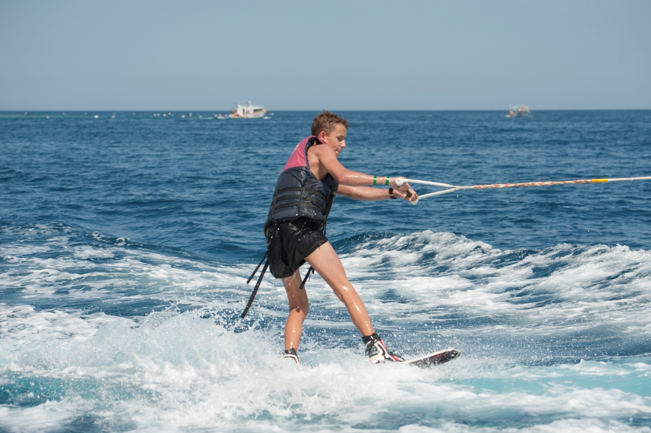  Water Ski and Sub Wing Adventure with Private Transfer - Hurghada