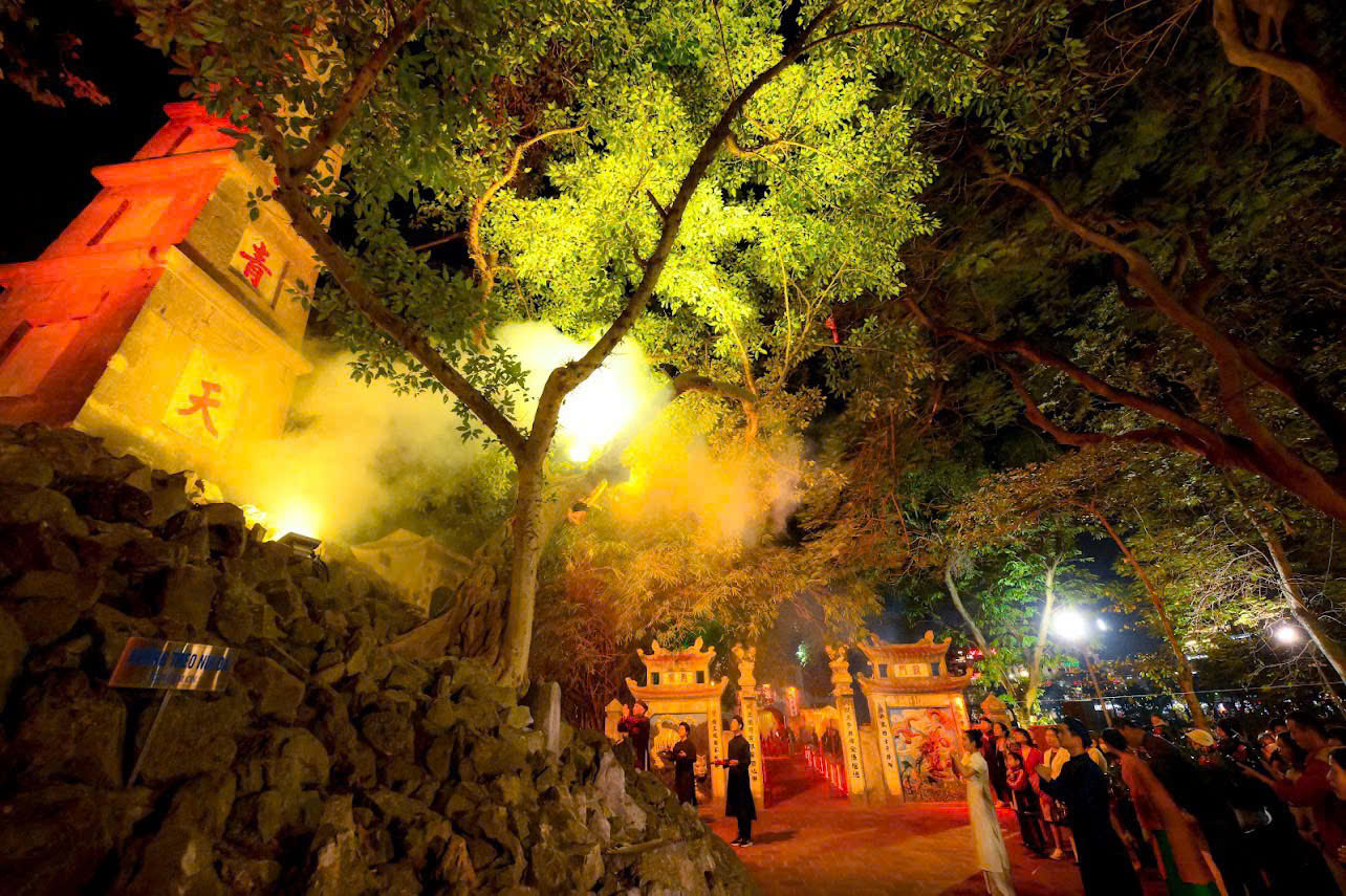 玉山寺神秘夜遊