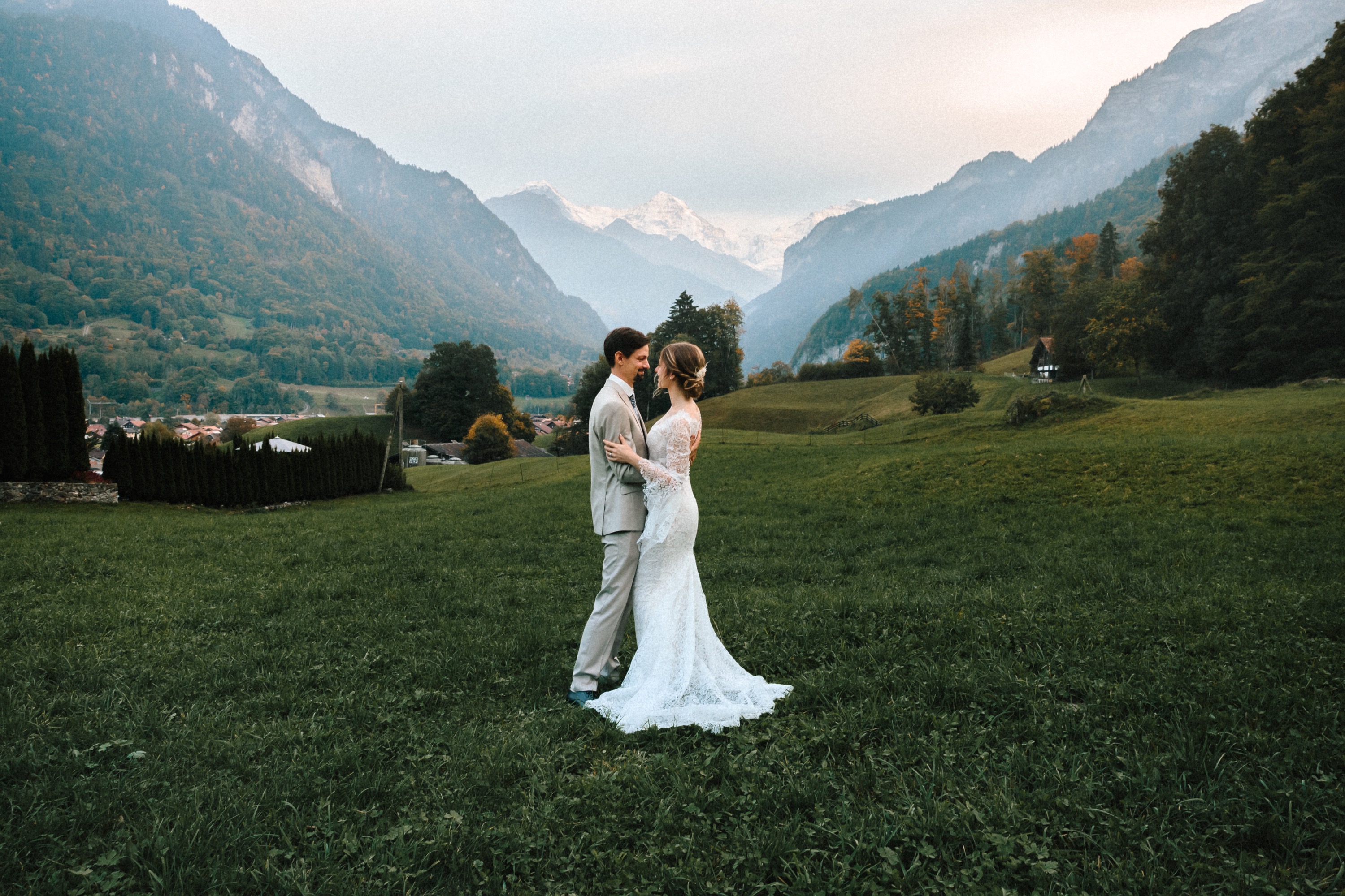 瑞士阿爾卑斯山浪漫攝影情侶拍攝