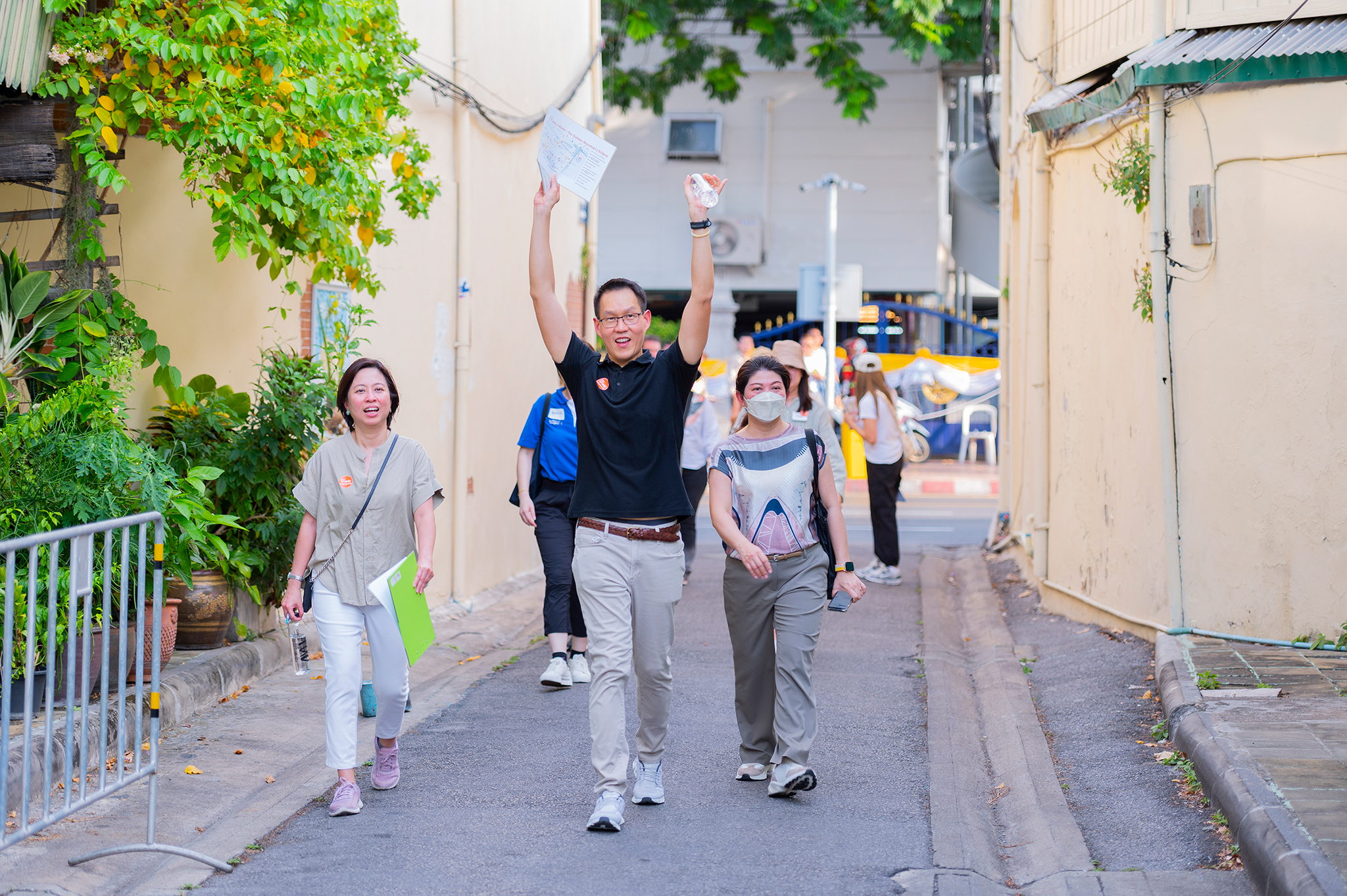 團隊歡慶一天的協作、團隊建設和城市探索。
