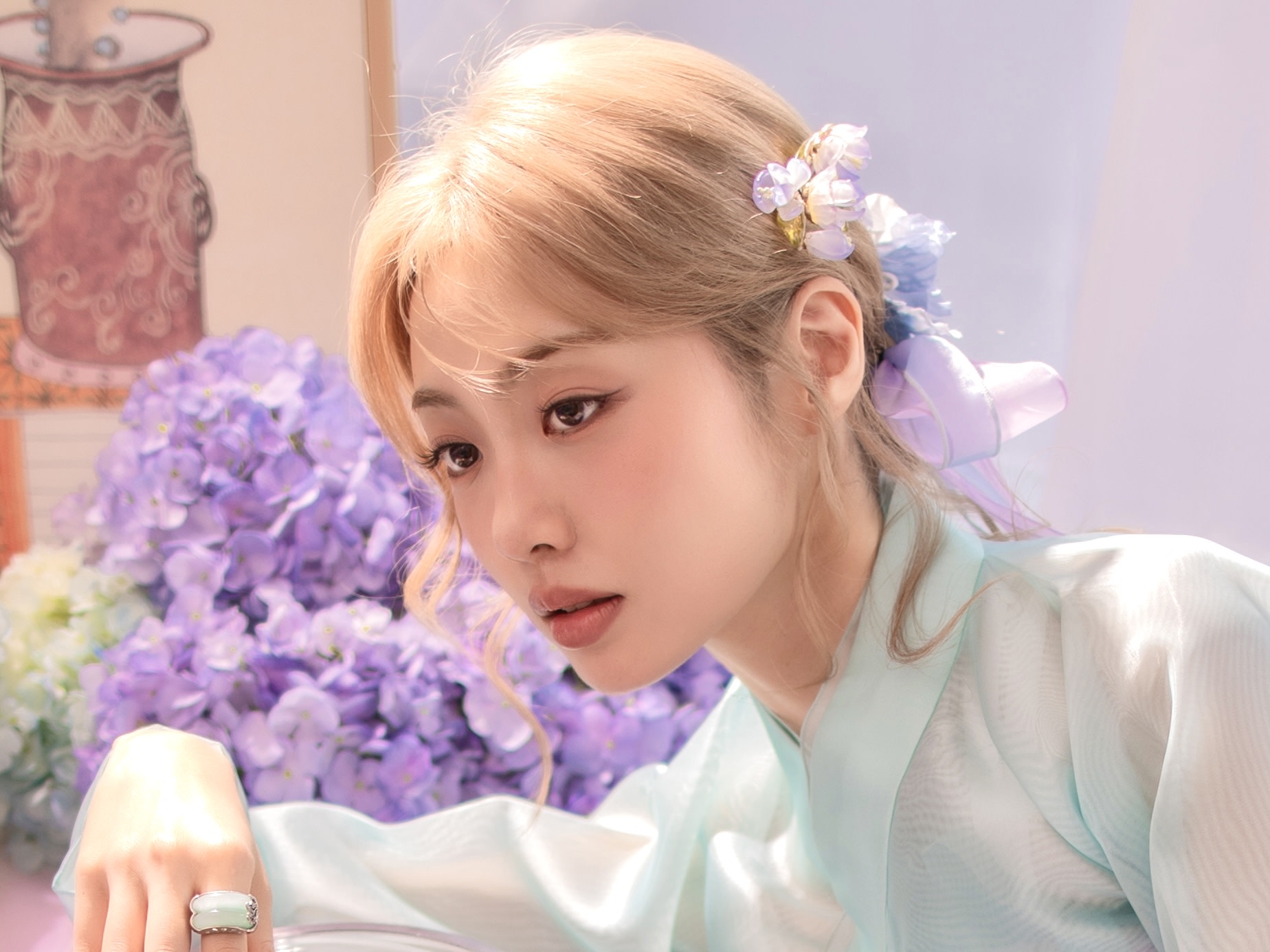  K-Beauty Hanbok Makeup & DIY Perfume Making (Near Gyeongbokgung)
