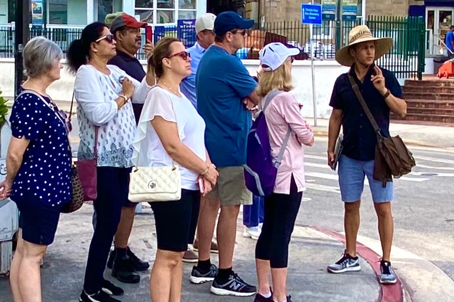 西礁島歷史區小團徒步之旅