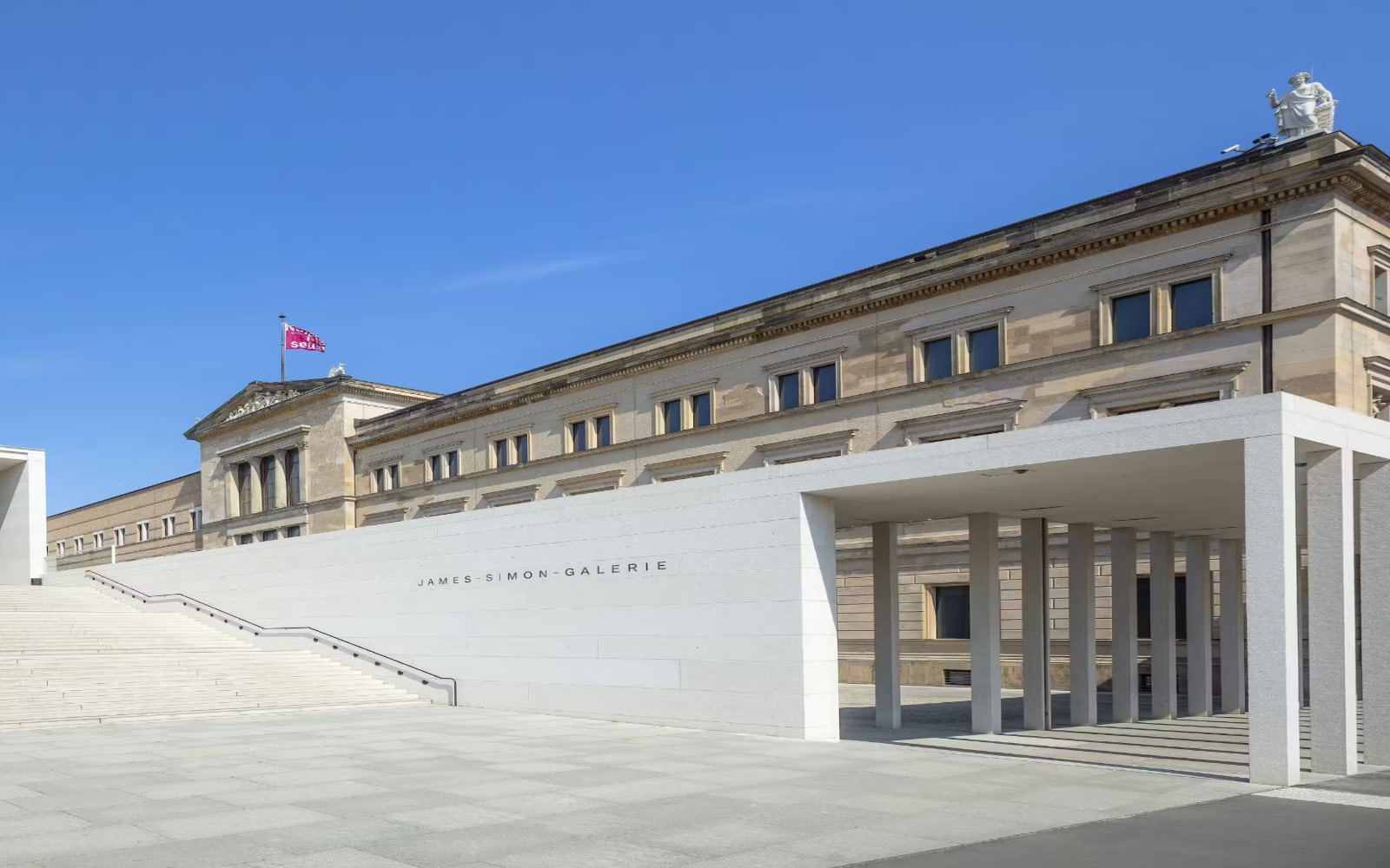 在博物館島上，James Simon Gallery 令人驚嘆的建築之美