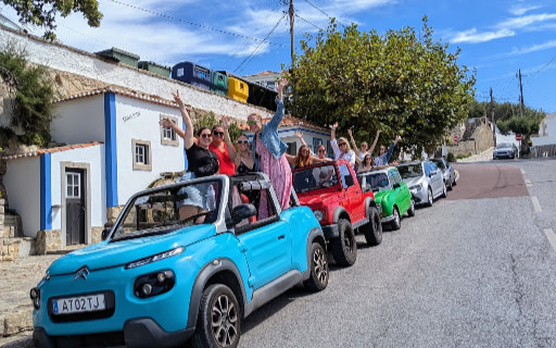 穿梭於陽光普照的村莊，與好友們時尚地創造難忘回憶