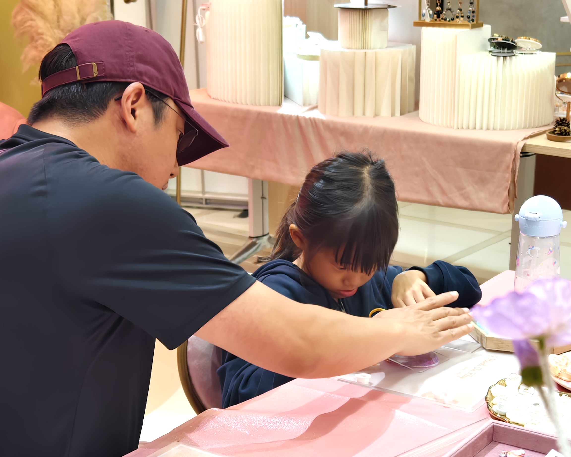 粘土飾品工作坊體驗（Hands On Klay提供）
