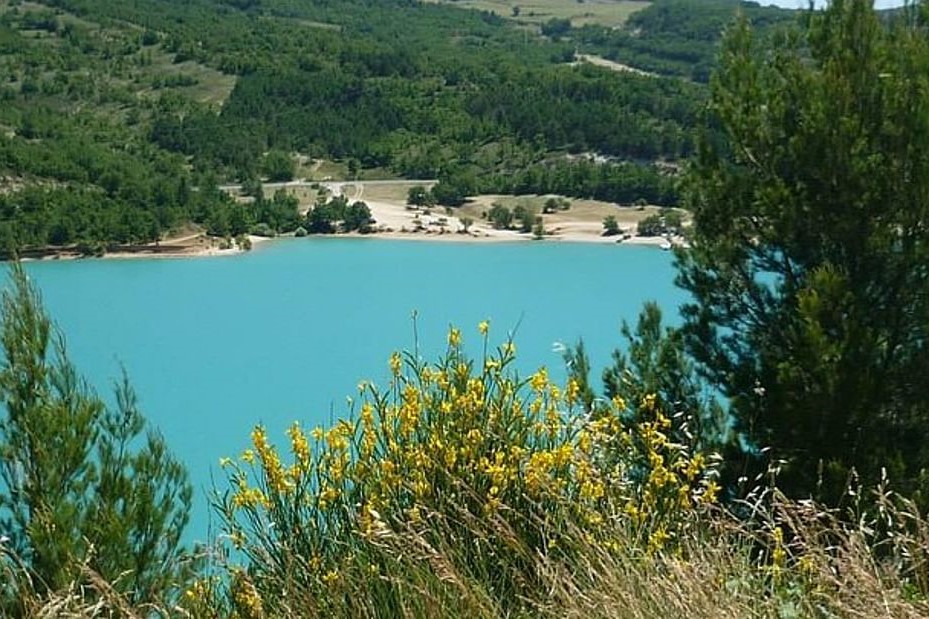 穆斯捷 - 聖瑪麗（Moustiers-Sainte-Marie）& 韋爾東峽谷探索之旅（普羅旺斯地區艾克斯出發）